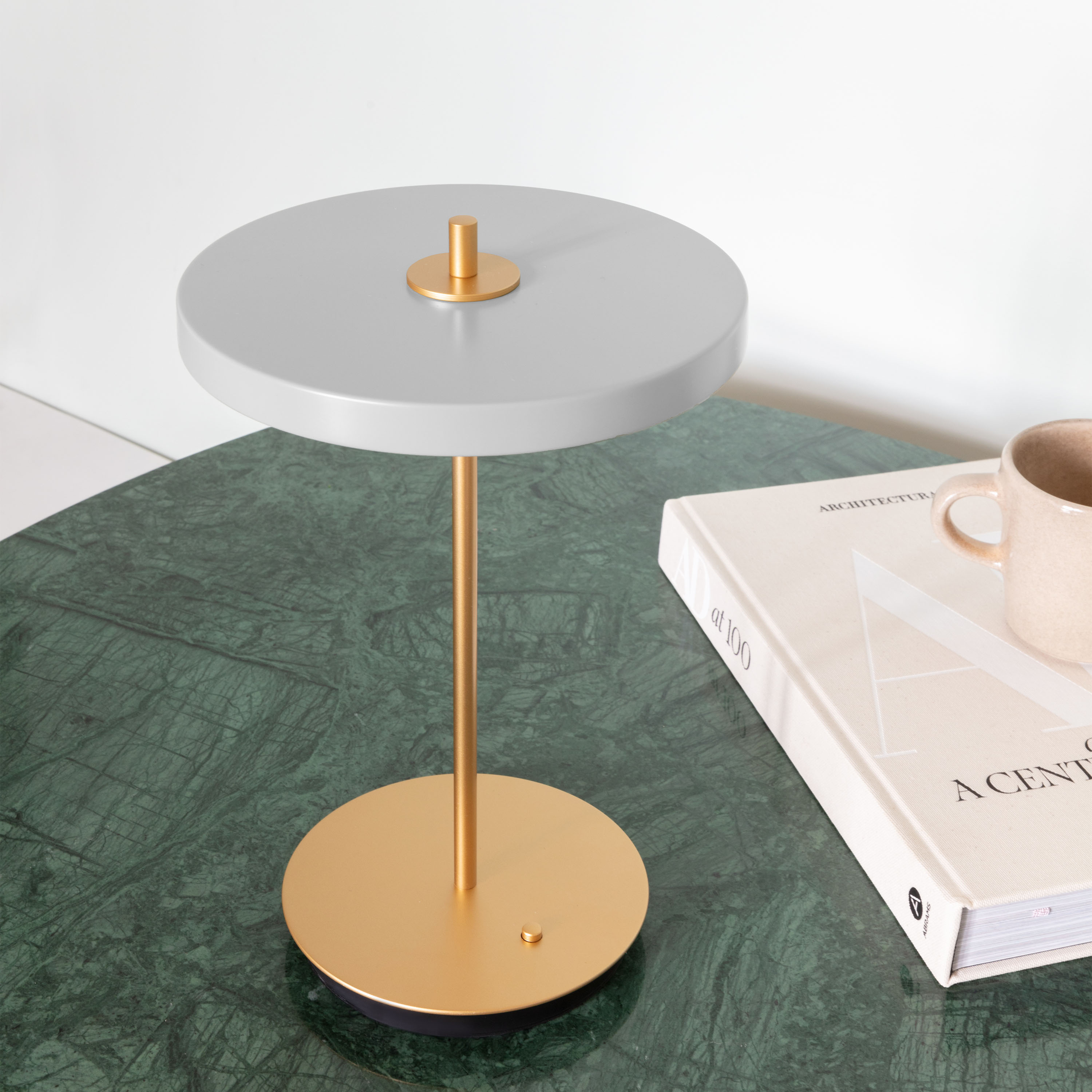 Umage Asteria Move Tragbare Tischlampe Nuance Mist