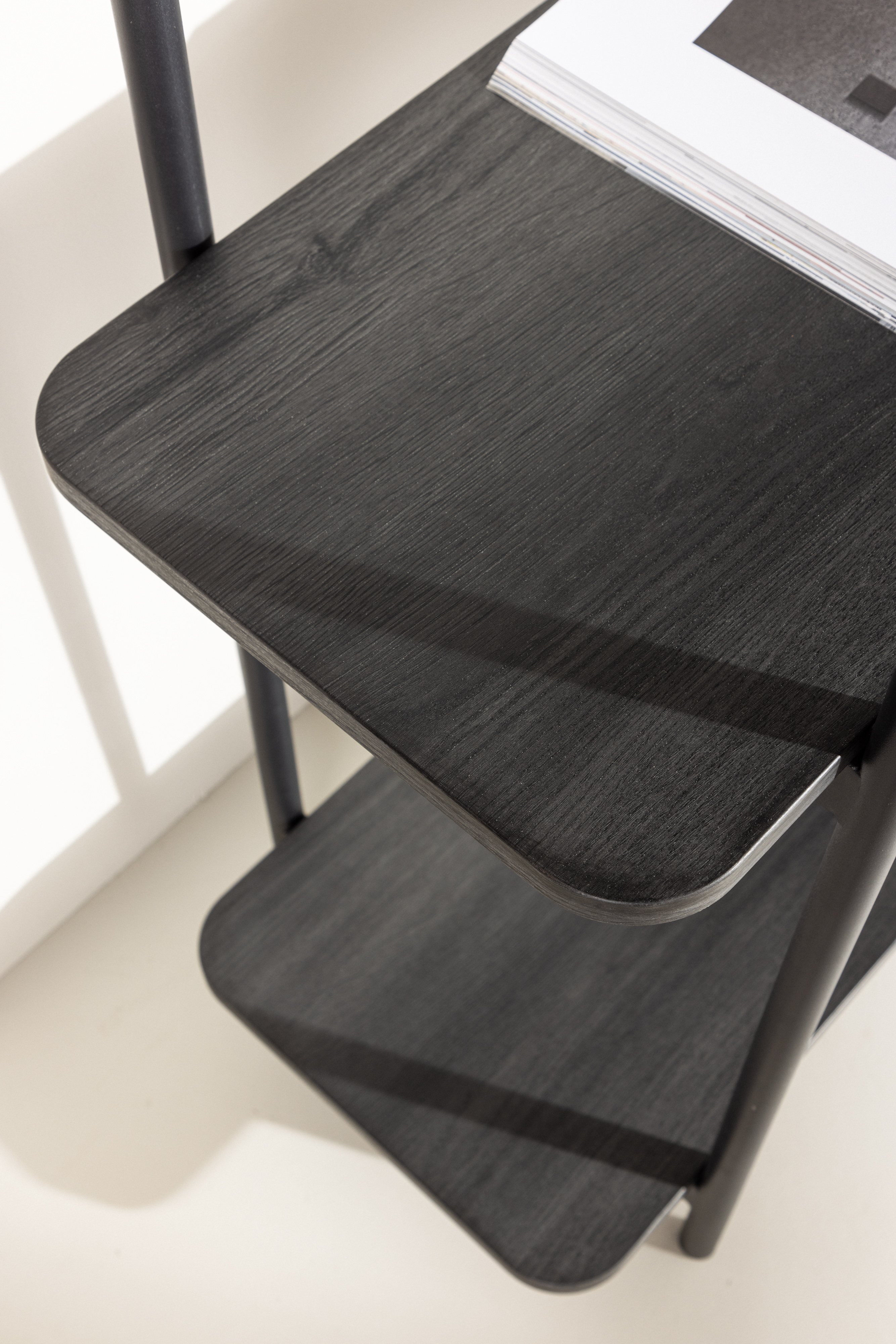 Vind Margaret Hylla Black 120x120