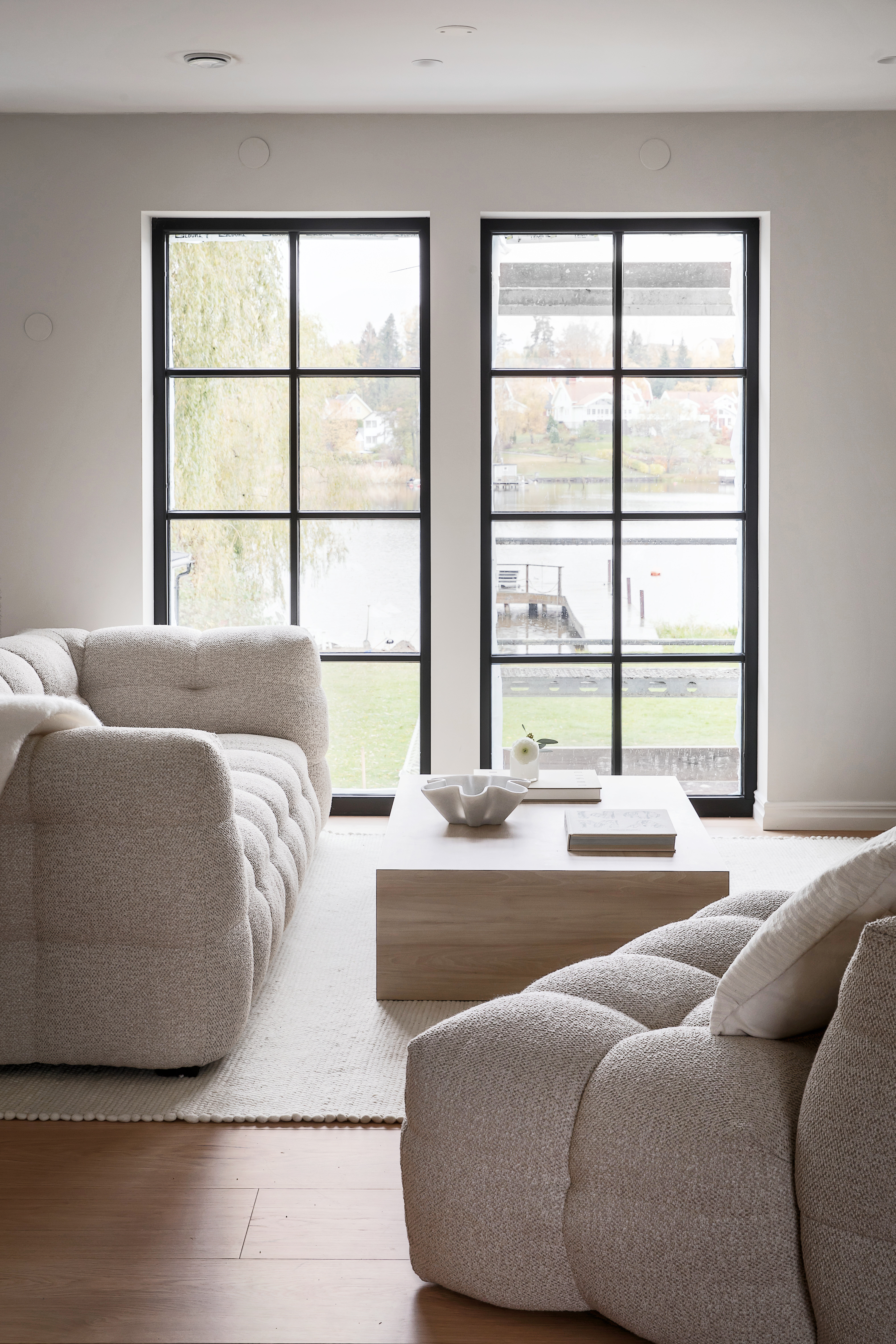 Sleepo Collection Billie 2-sits Soffa Beige Bouclé