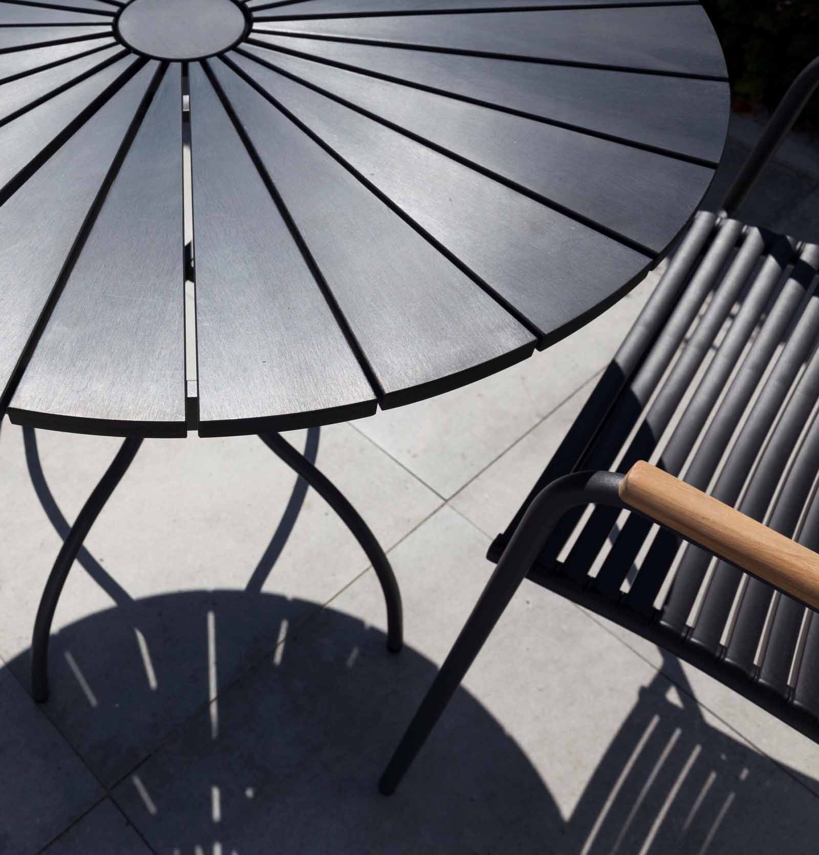 Cinas Mood Klassischer Armlehnstuhl Anthrazit