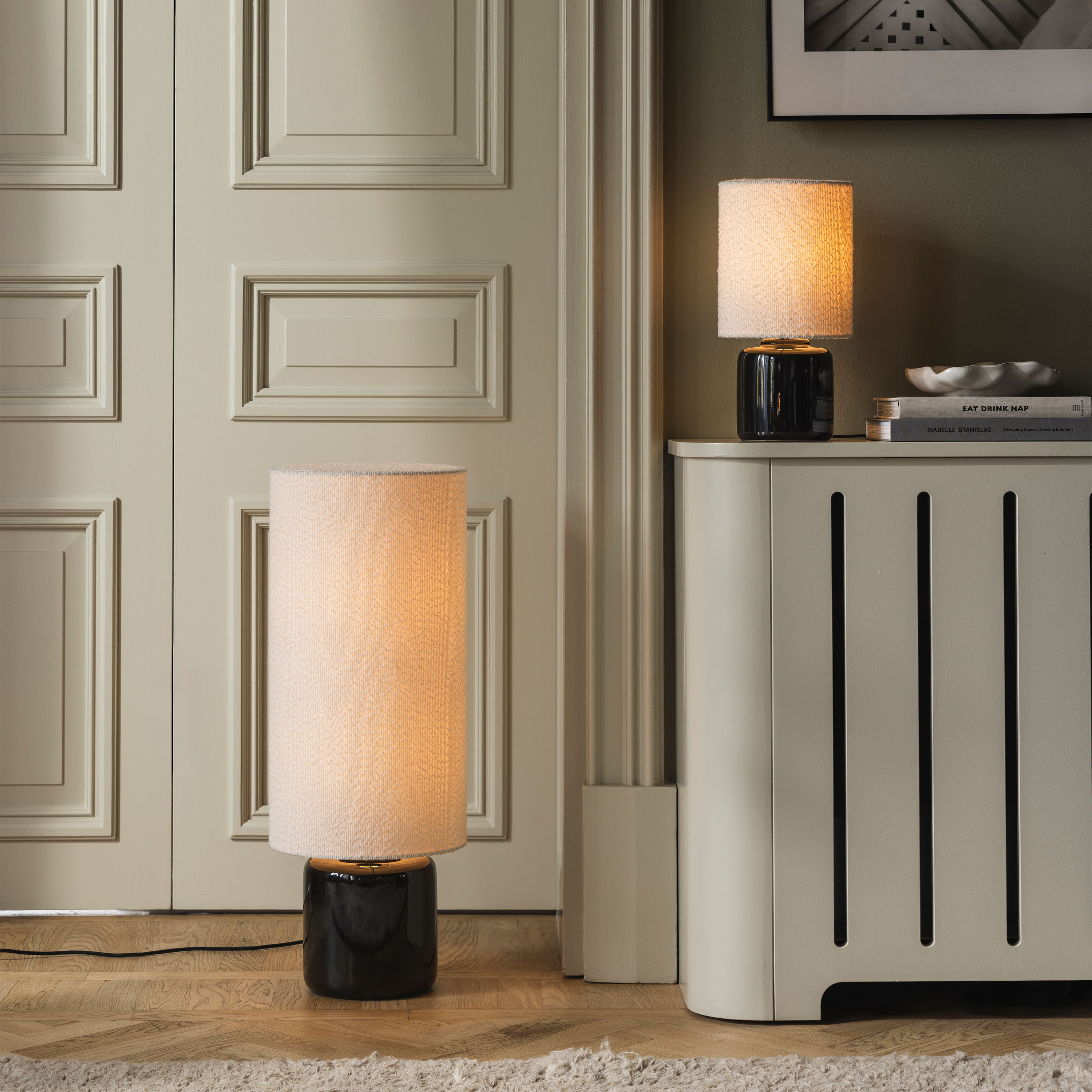 Globen Lighting Florian Gulvlampe Hvit Bouclé/Svart 80cm