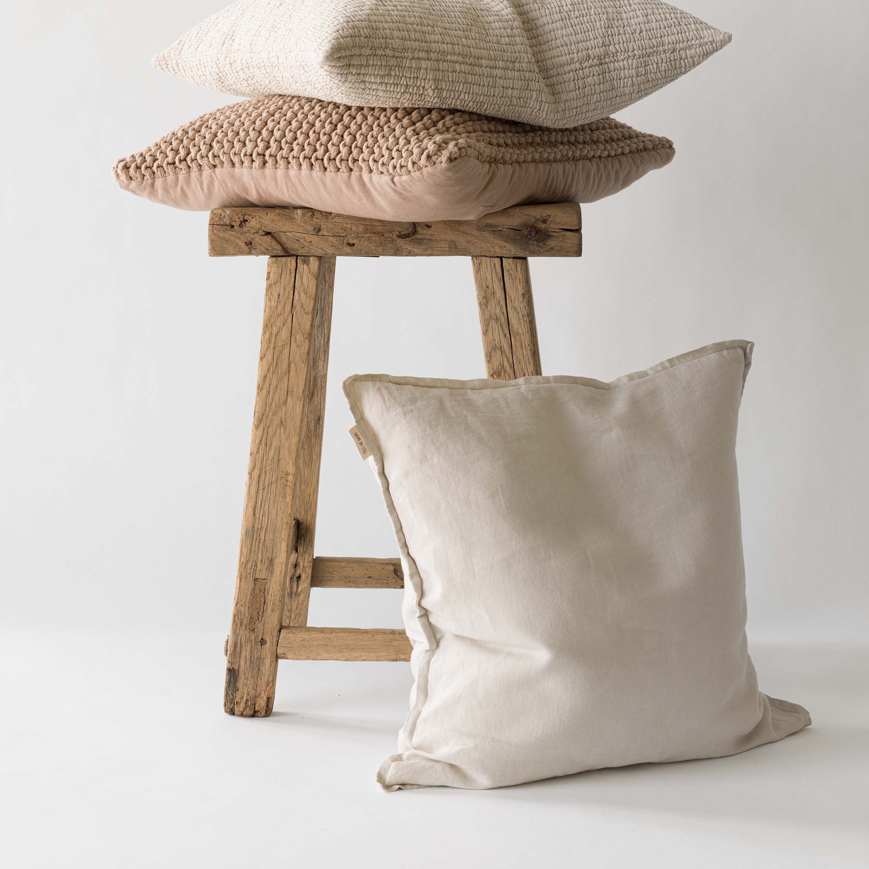 Tell me more Kuddfodral Lin Leinen Sand 50x50