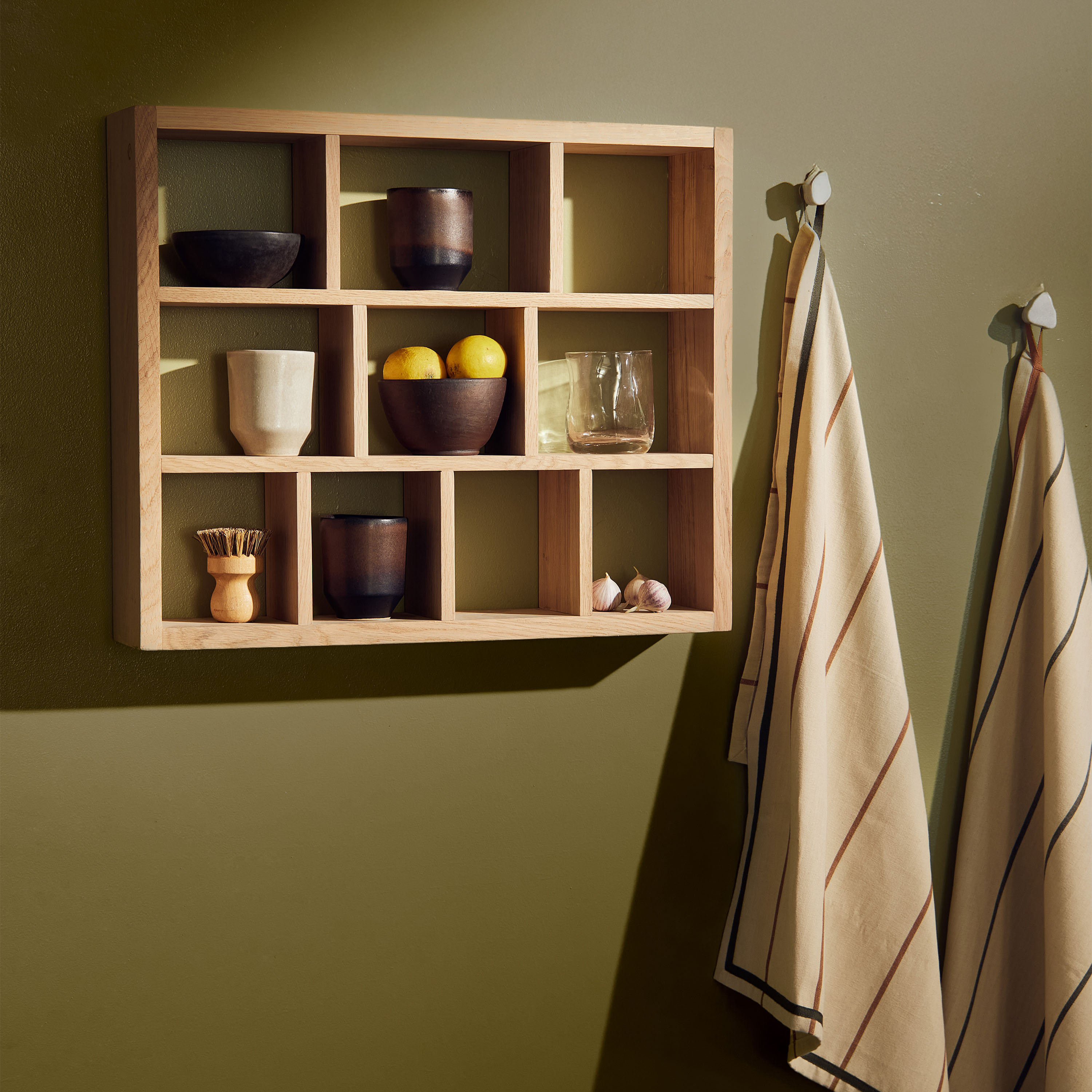 Andersen Furniture Tailor Seinähylly Tammi 52x44