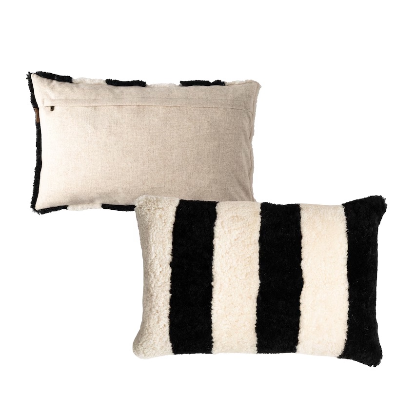 Shepherd Rand Pyntepute i saueskinn Krem/Svart 40x60