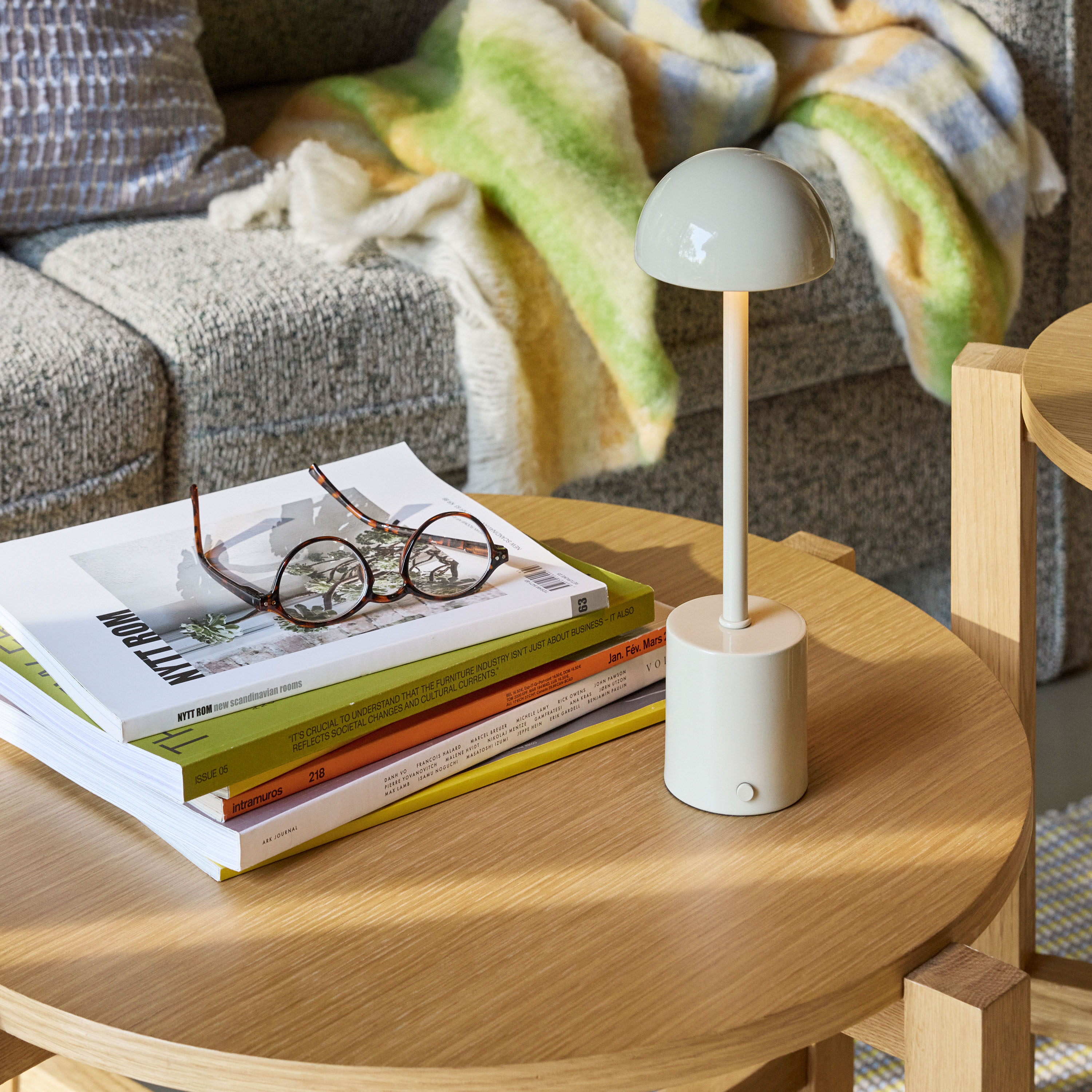 Hübsch Taten Bærbar Lampe Sand 30cm