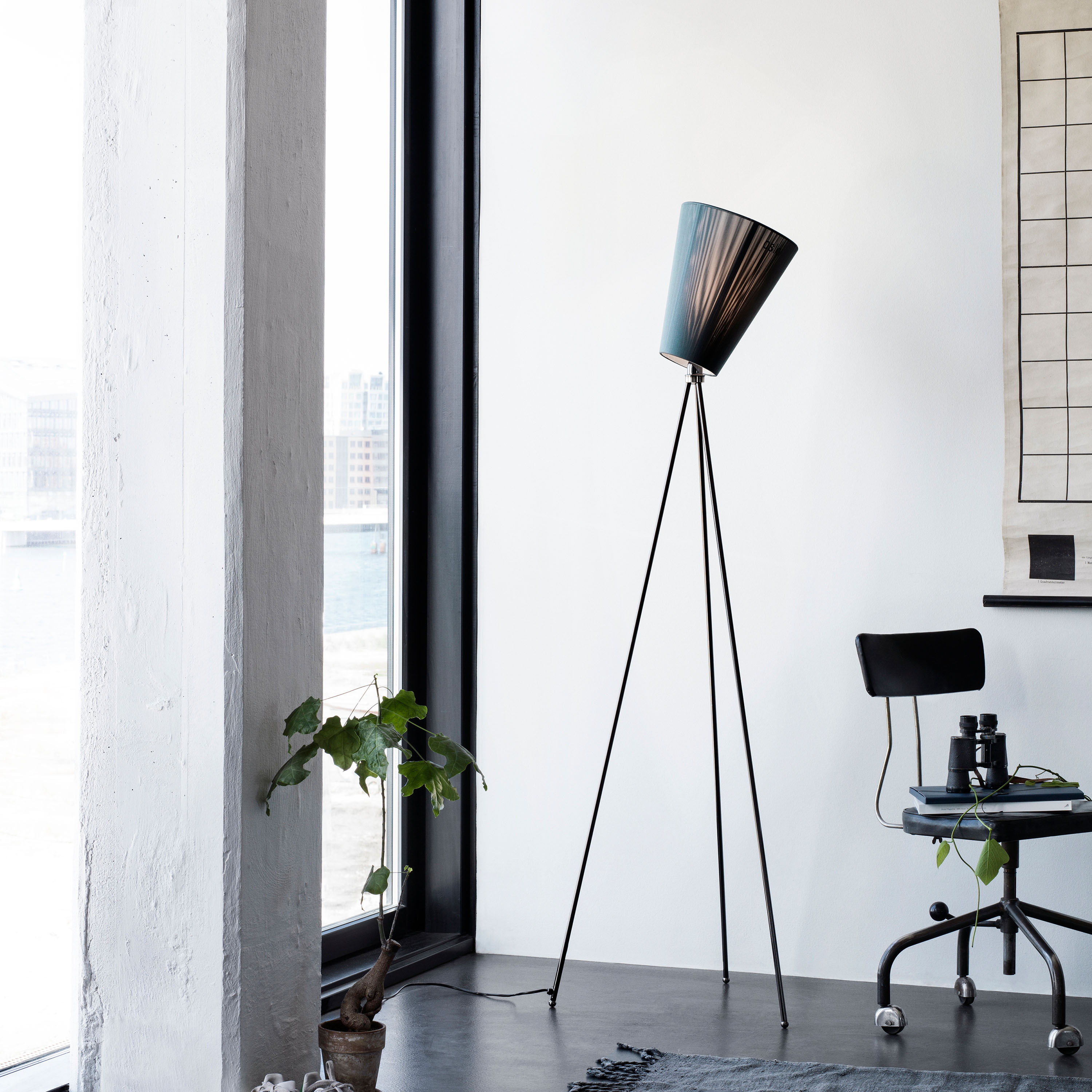 Northern Oslo Wood Lattiavalaisin Varjostin Black