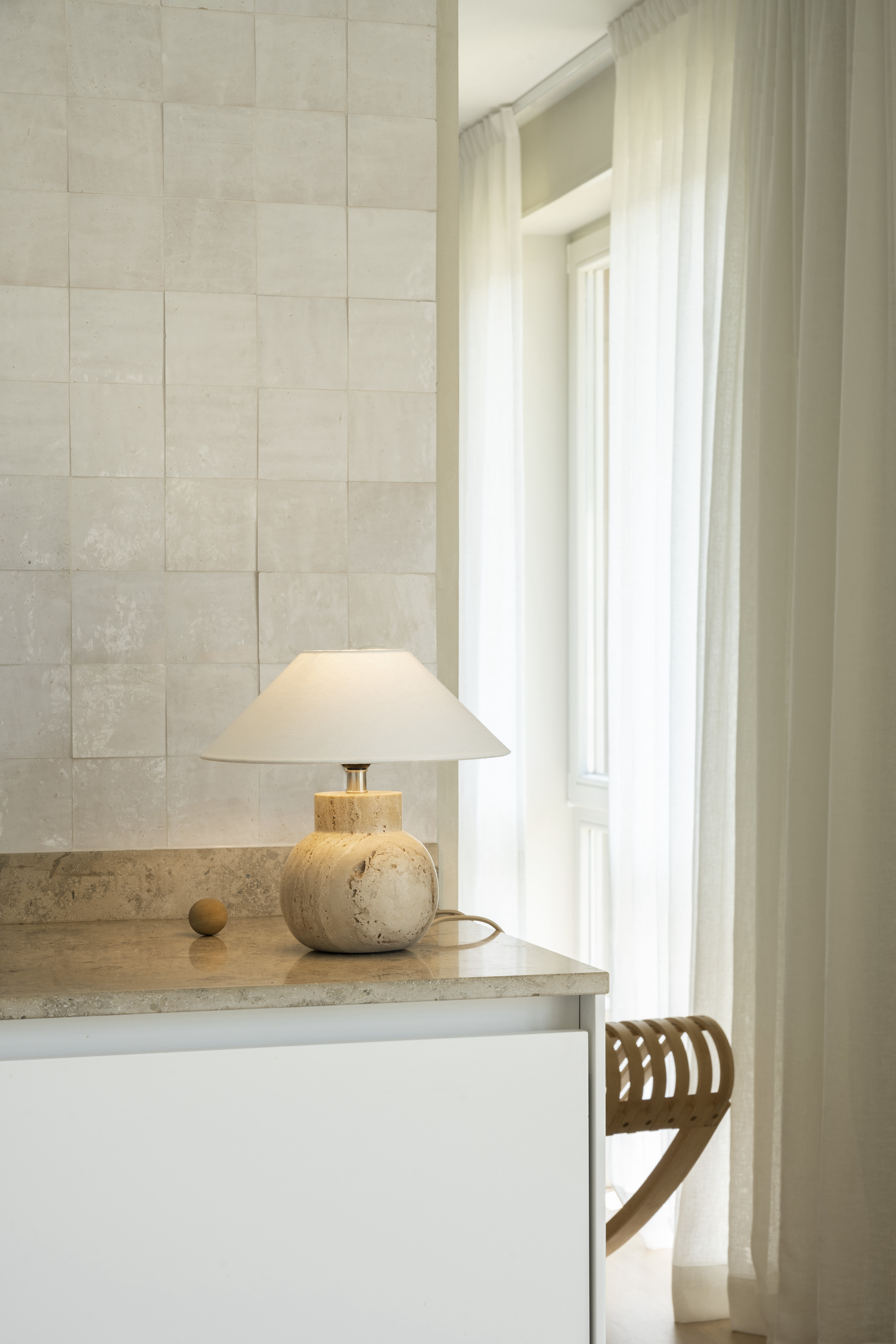 Watt &amp; Veke Pella Lampfot Travertine 23cm