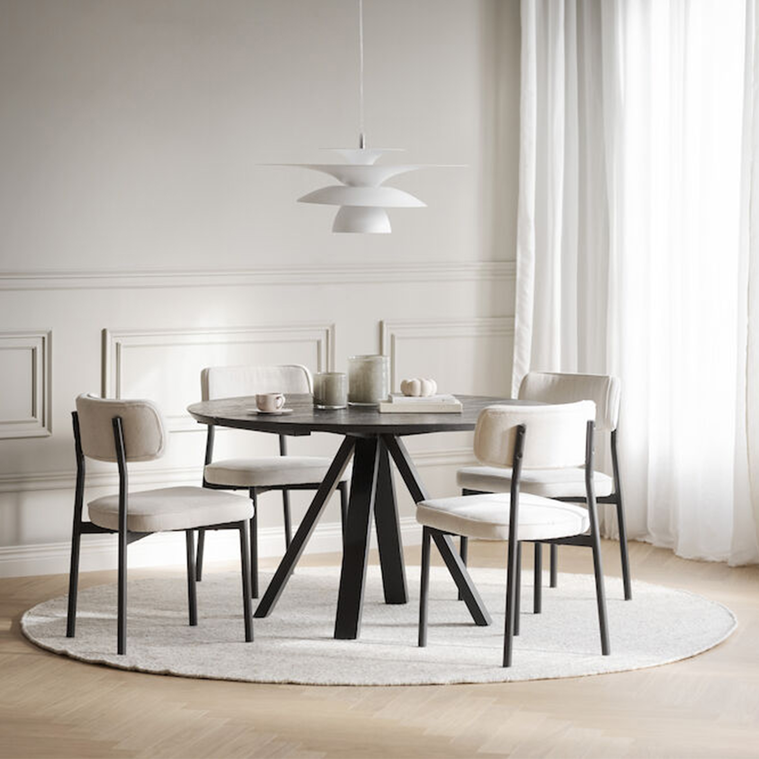 Rowico Home Carradale Esstisch V-Bein Schwarz/Schwarz Ø130