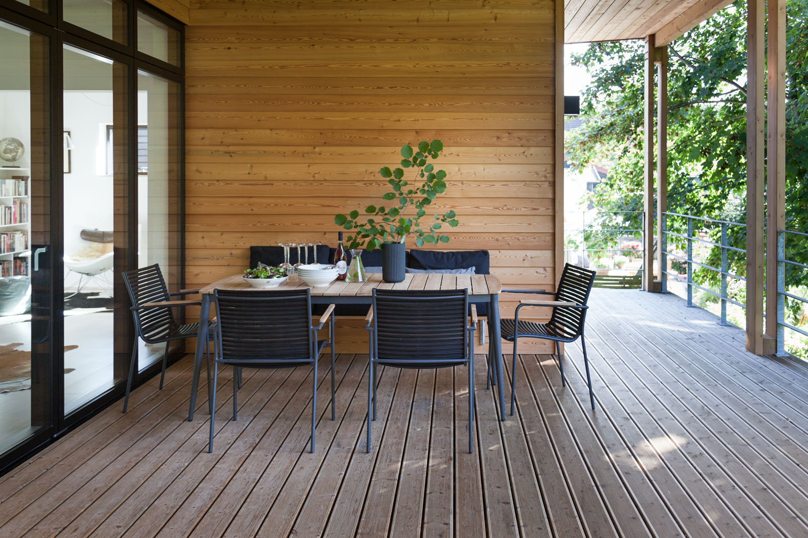 Cinas Mood Klassischer Armlehnstuhl Anthrazit