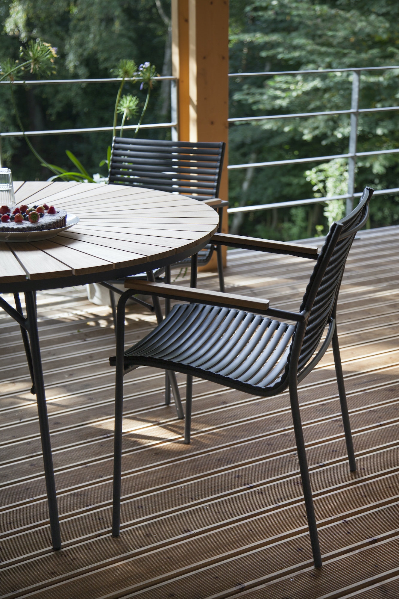 Cinas Mood Klassischer Armlehnstuhl Anthrazit