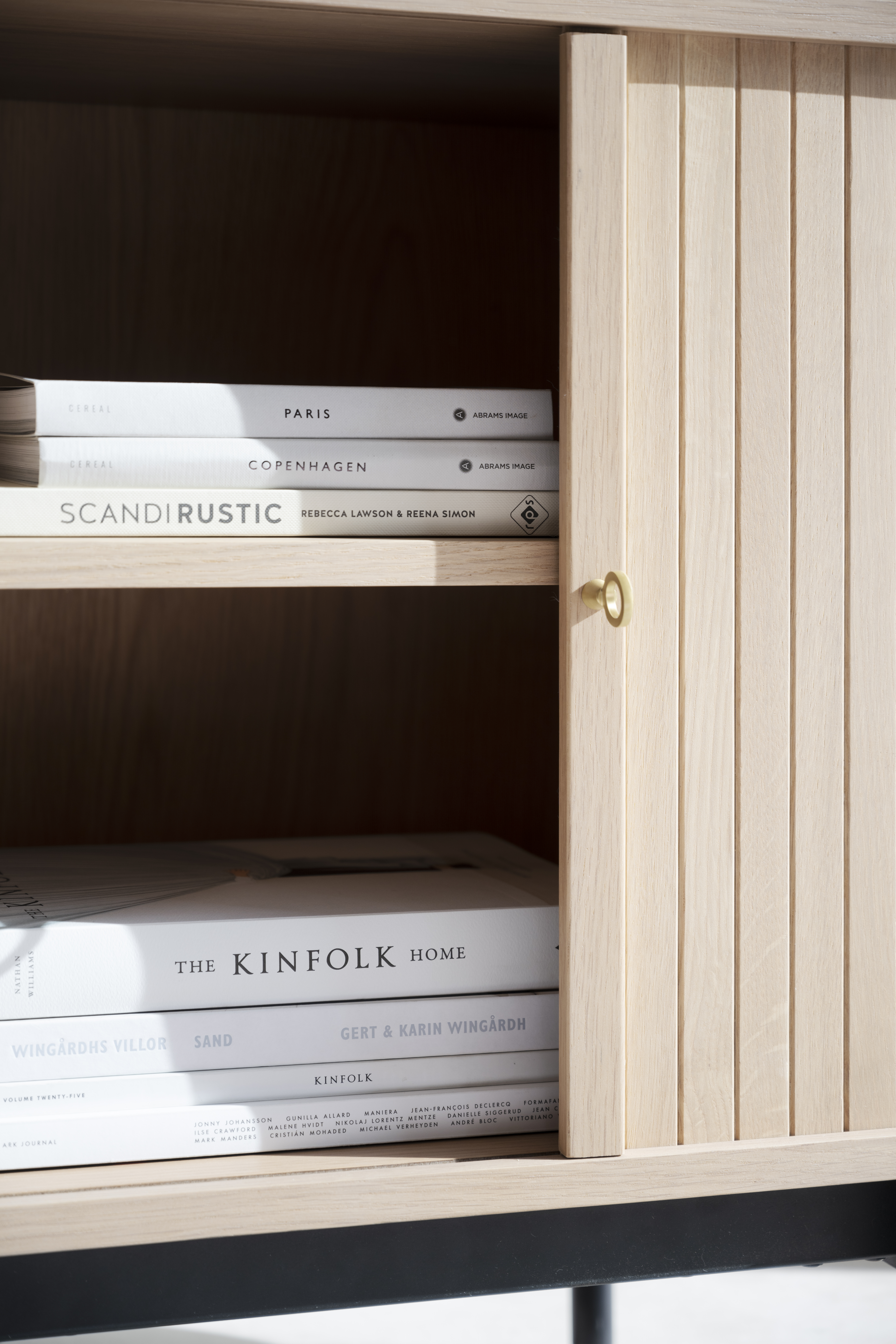 Rowico Home Haddington Sideboard Vitpigmenterad/Svart142cm