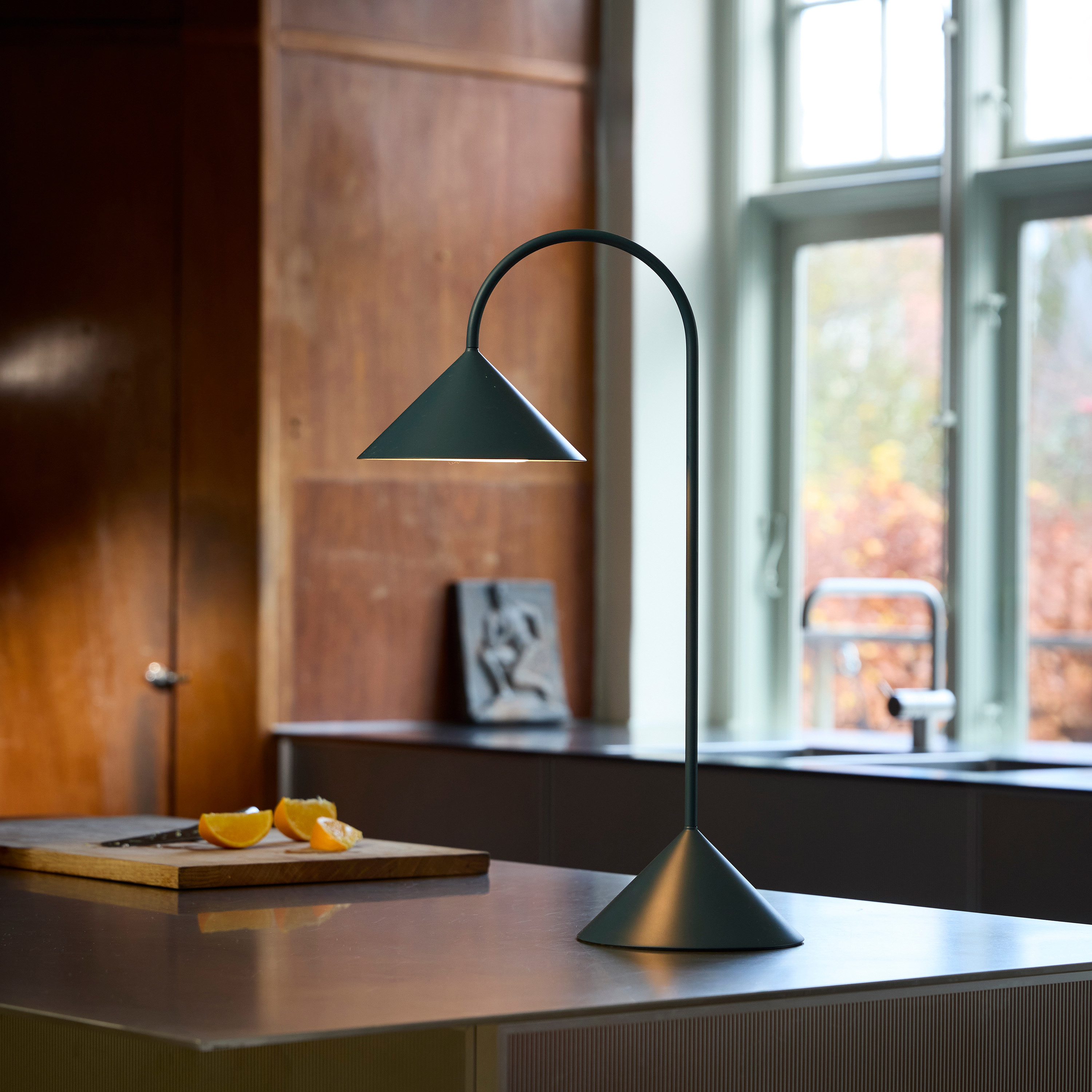 Frandsen Grasp Bærbar Bordlampe Matt Petroleum 47cm