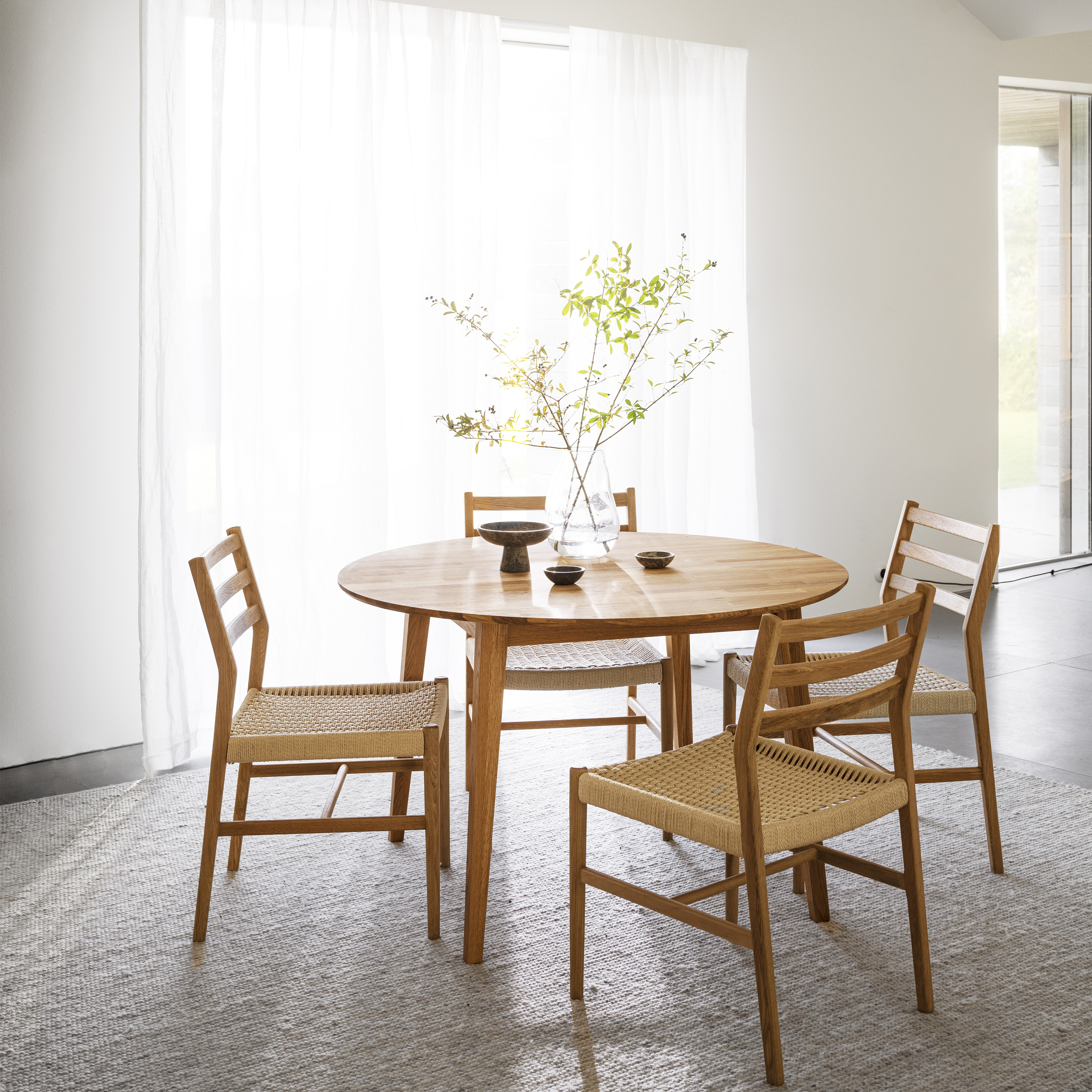 Rowico Home Filippa Matbord Ek Ø120/165cm