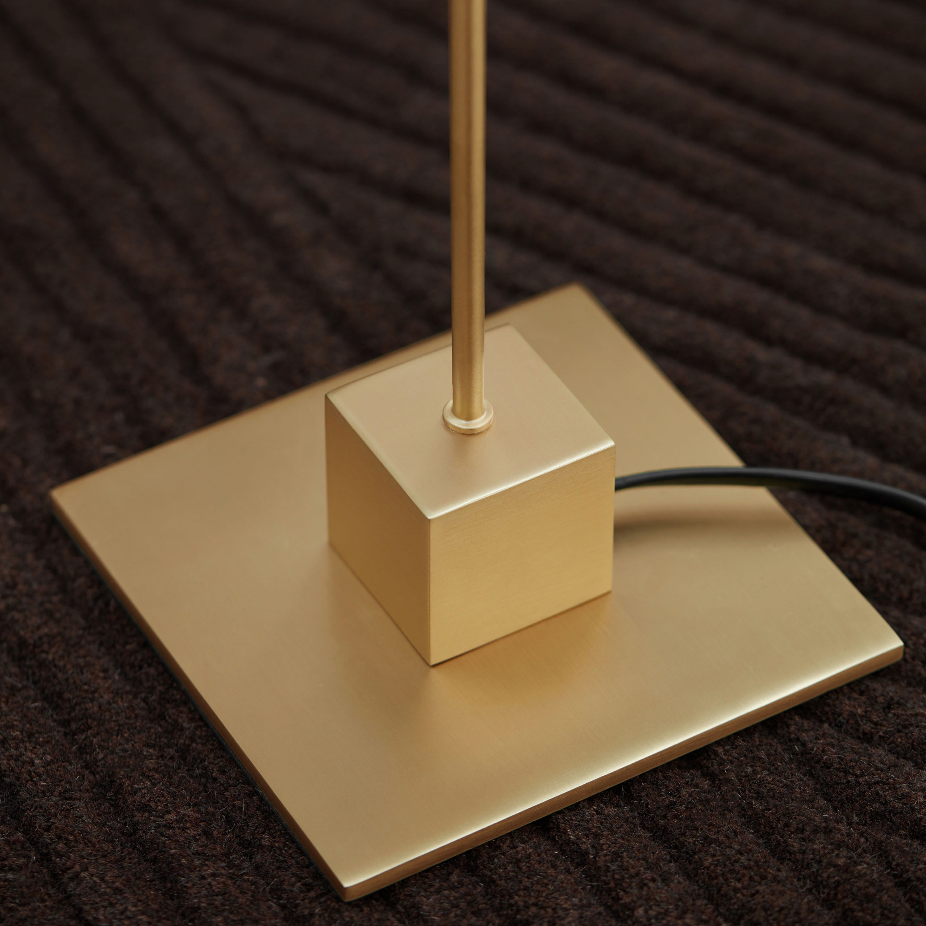 Northern Snowball Gulvlampe Brass