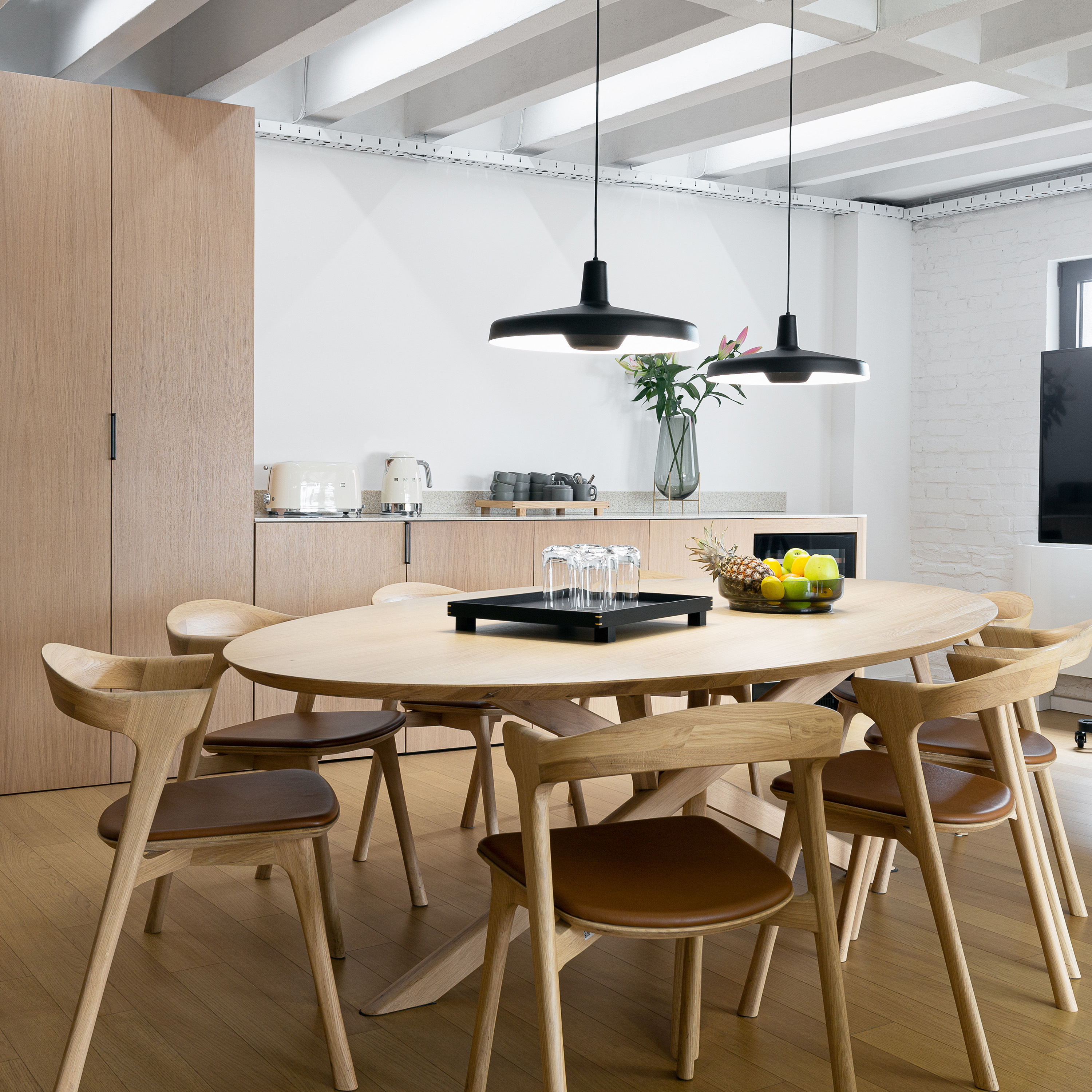 Grupa Arigato Kattovalaisin Black 45