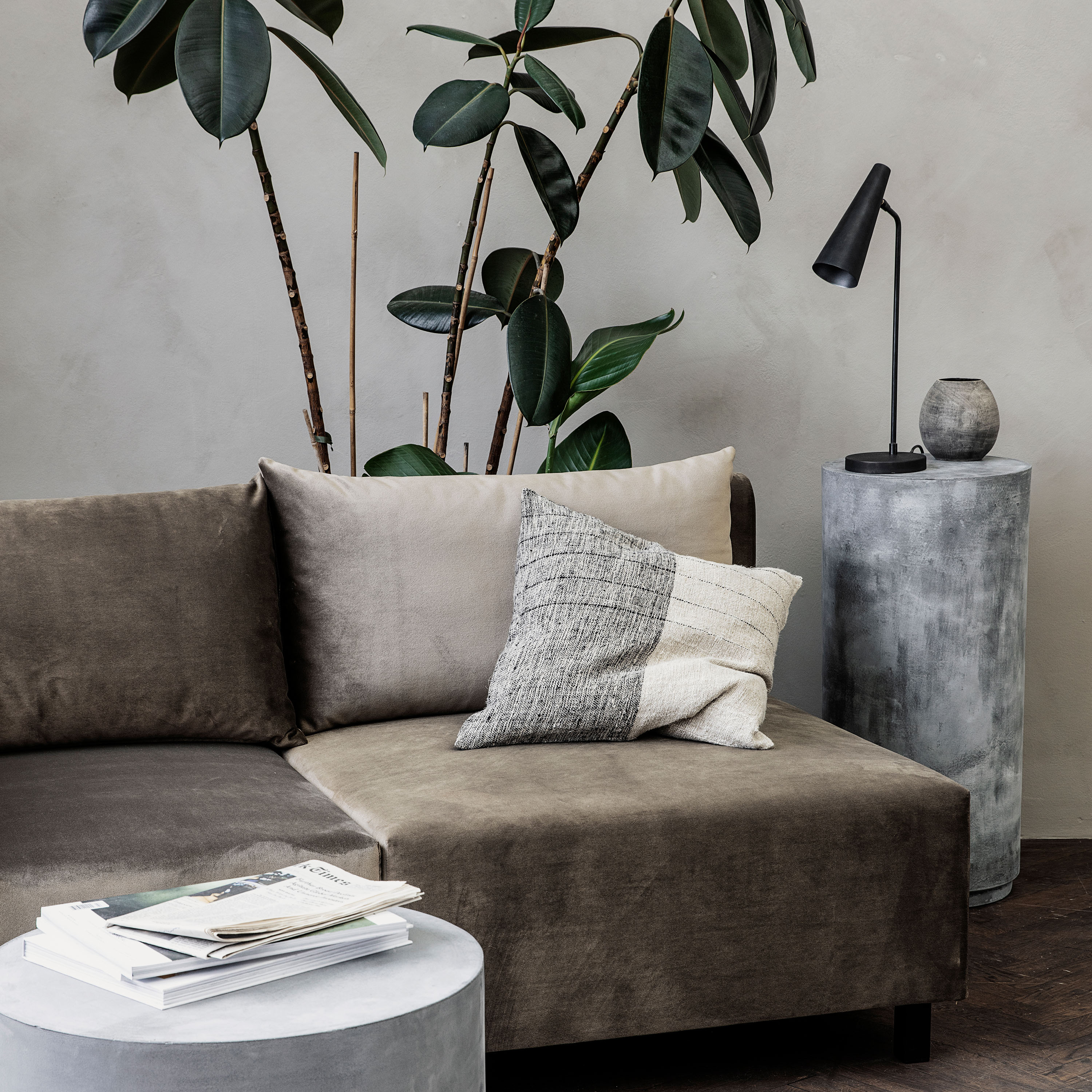 House Doctor Precise Pöytävalaisin Matta Musta