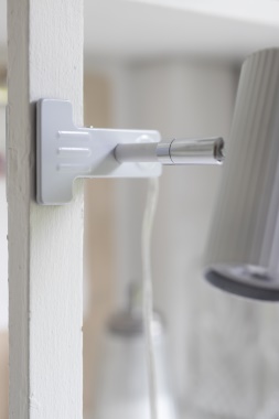 Globen Lighting Hubble Klämspot Weiß