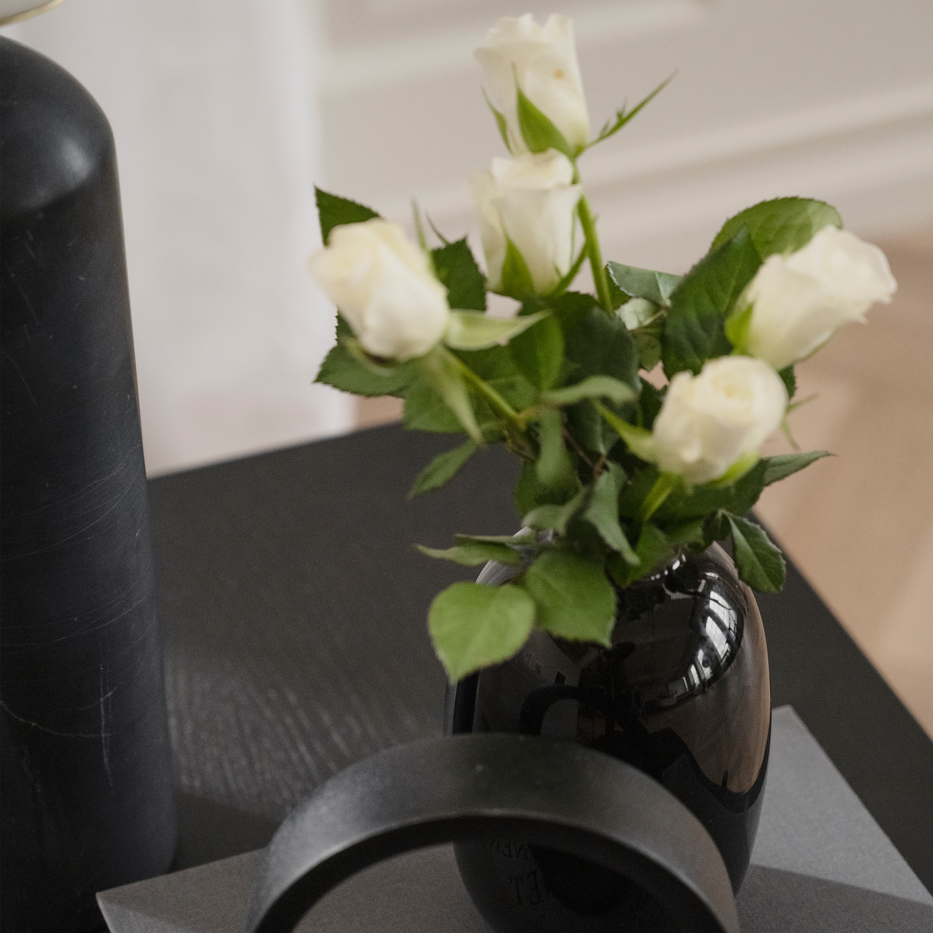 Rowico Home Shelton Couchtisch Schwarz 145x60cm