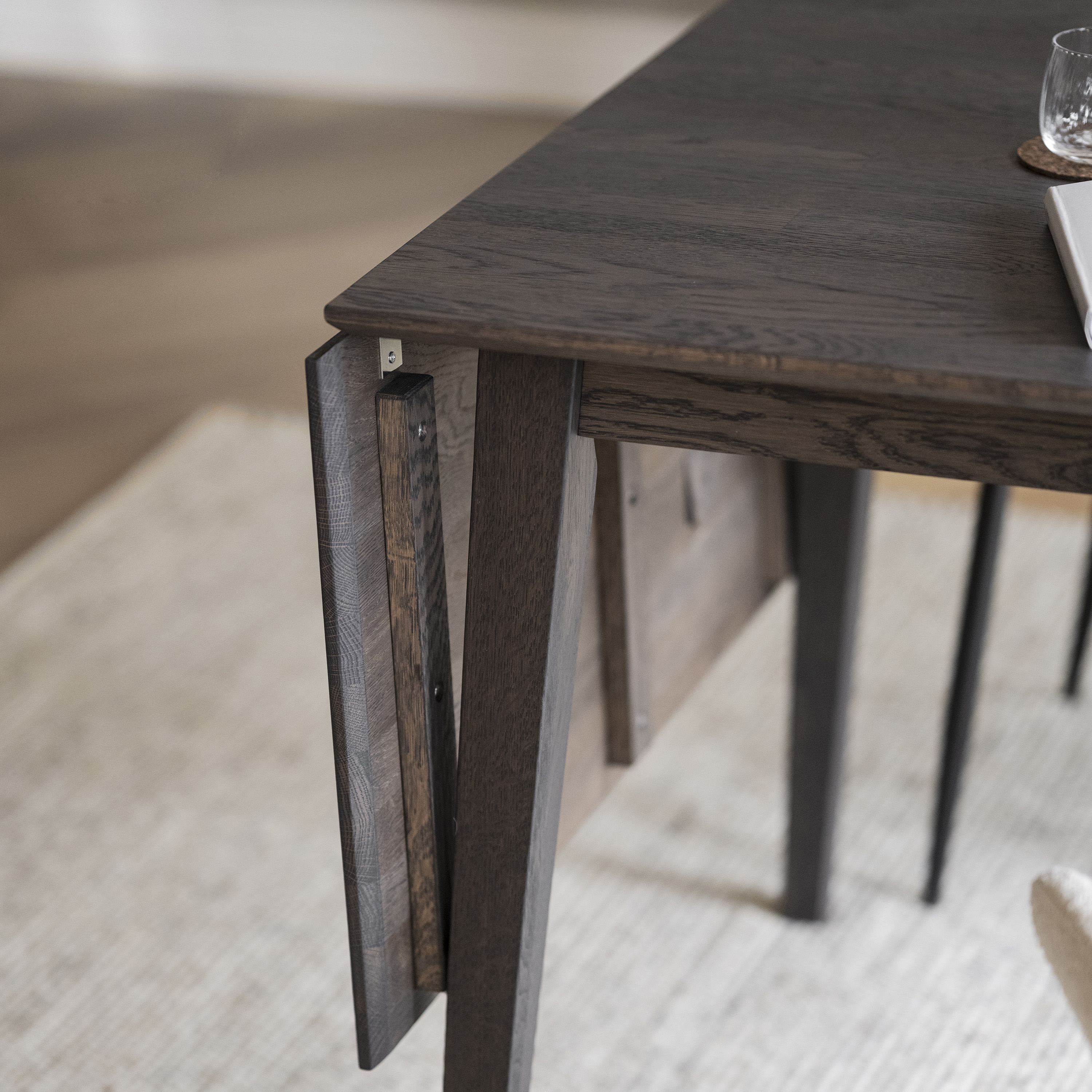 Rowico Home Filippa Klaffbord Mörkbrun Ek 120cm