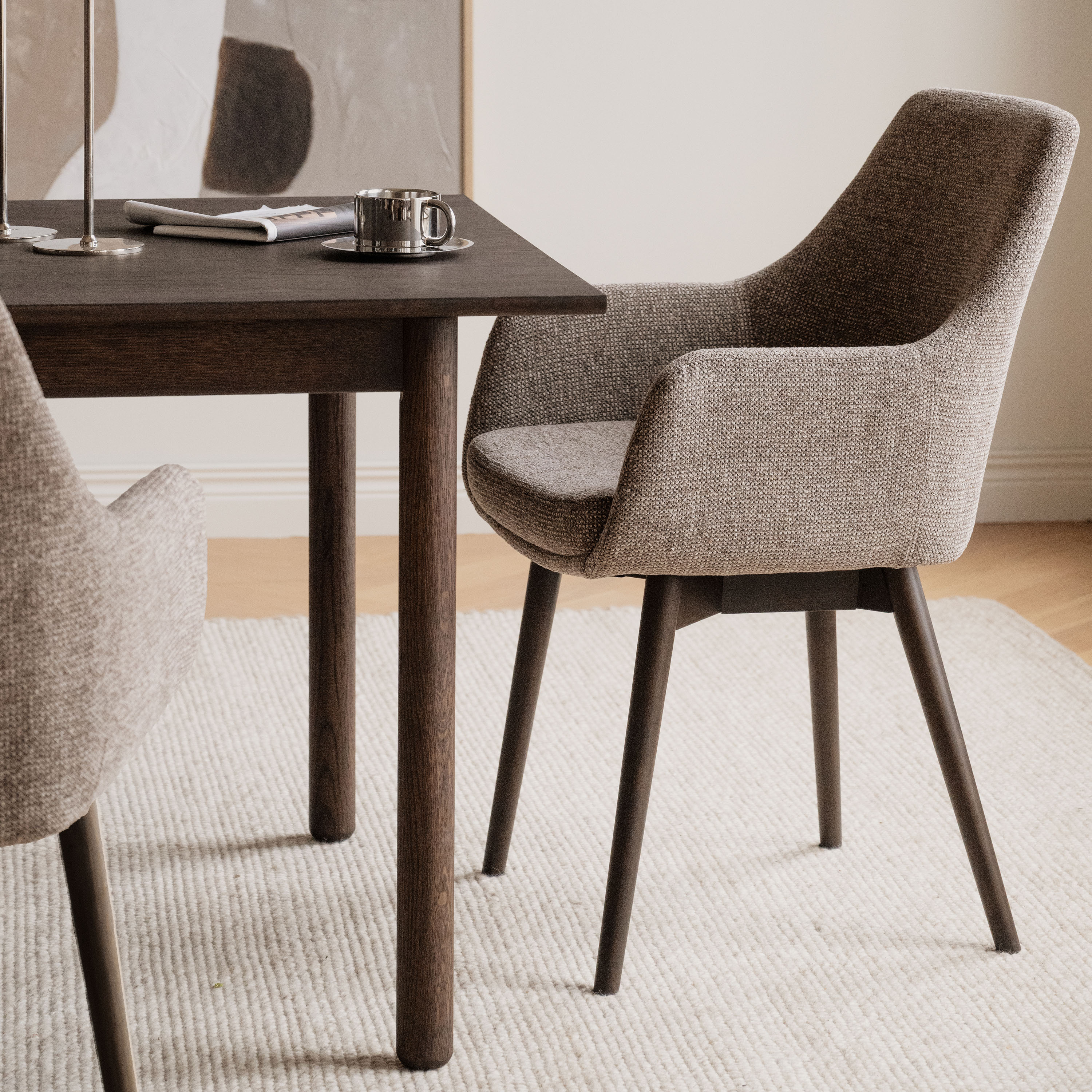 Rowico Home Denley karmstol Mörkbeige/Brun