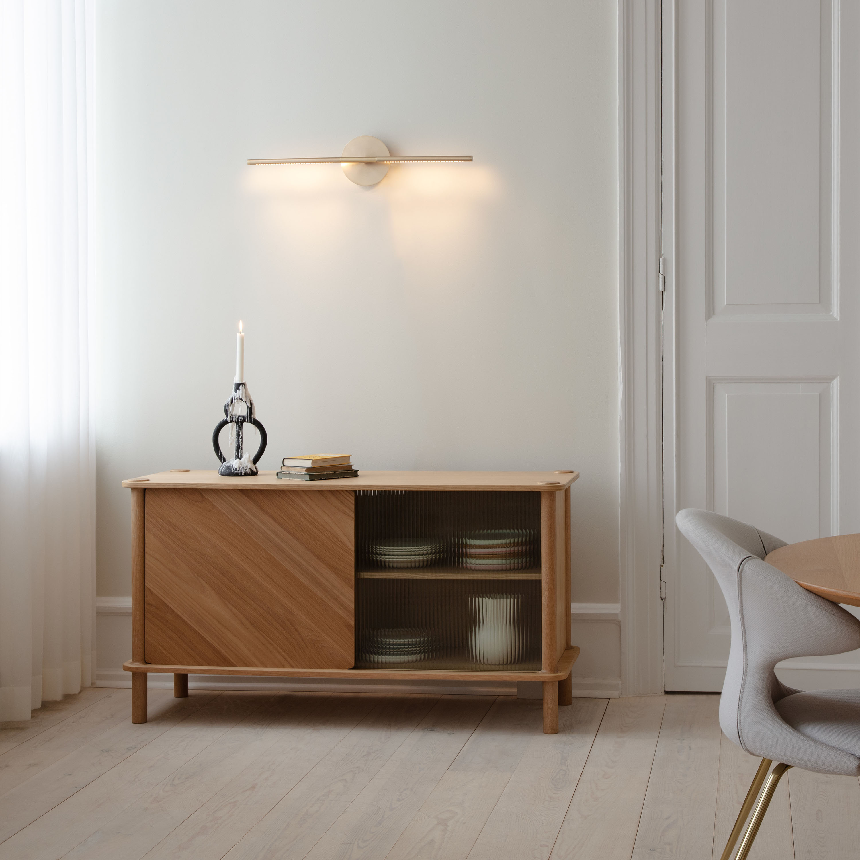 Umage Italic Sidobord 1 Dörr/1 Glasdörr Oak 135cm