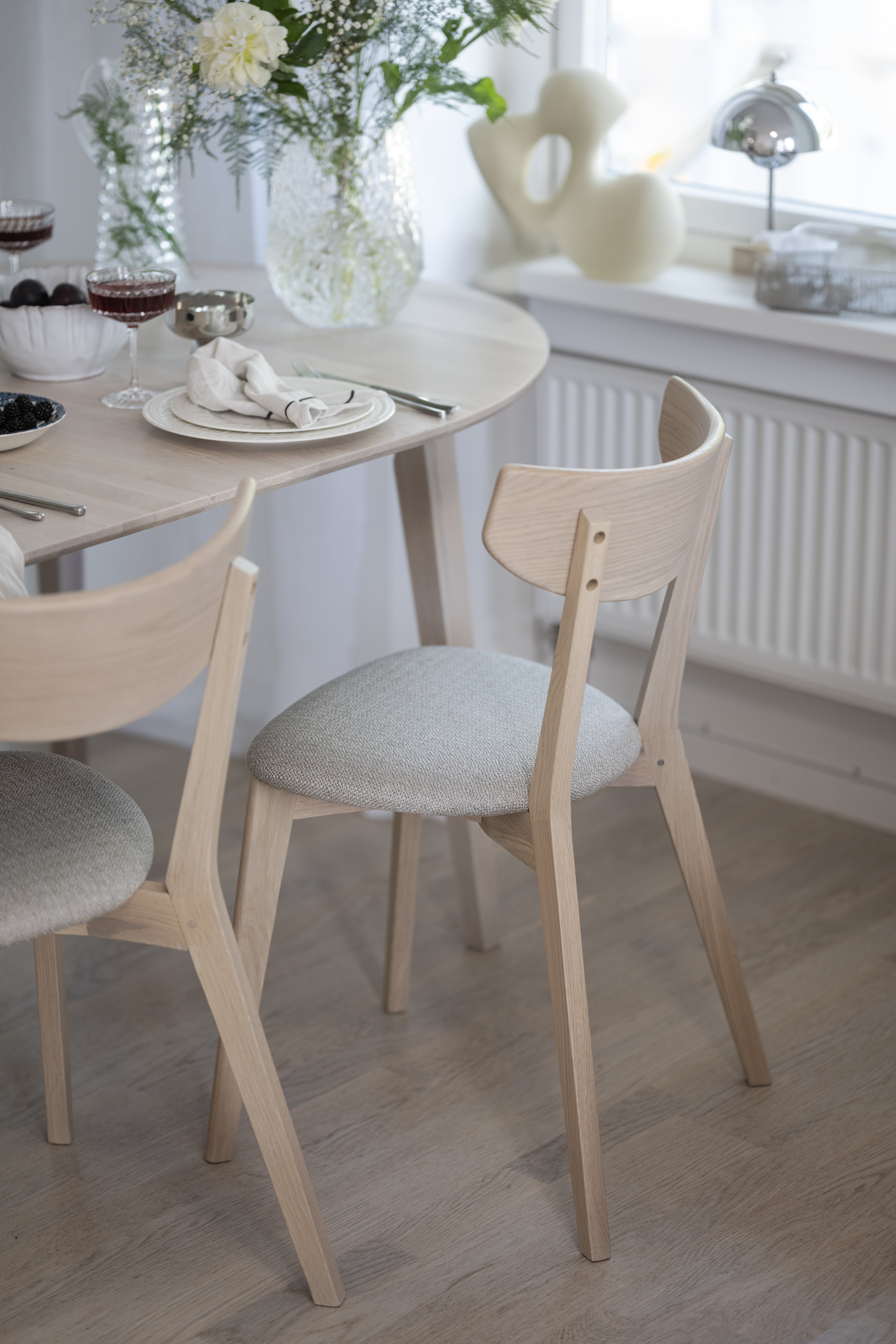 Rowico Home Ami Matstol Vitpigmenterad/Grå