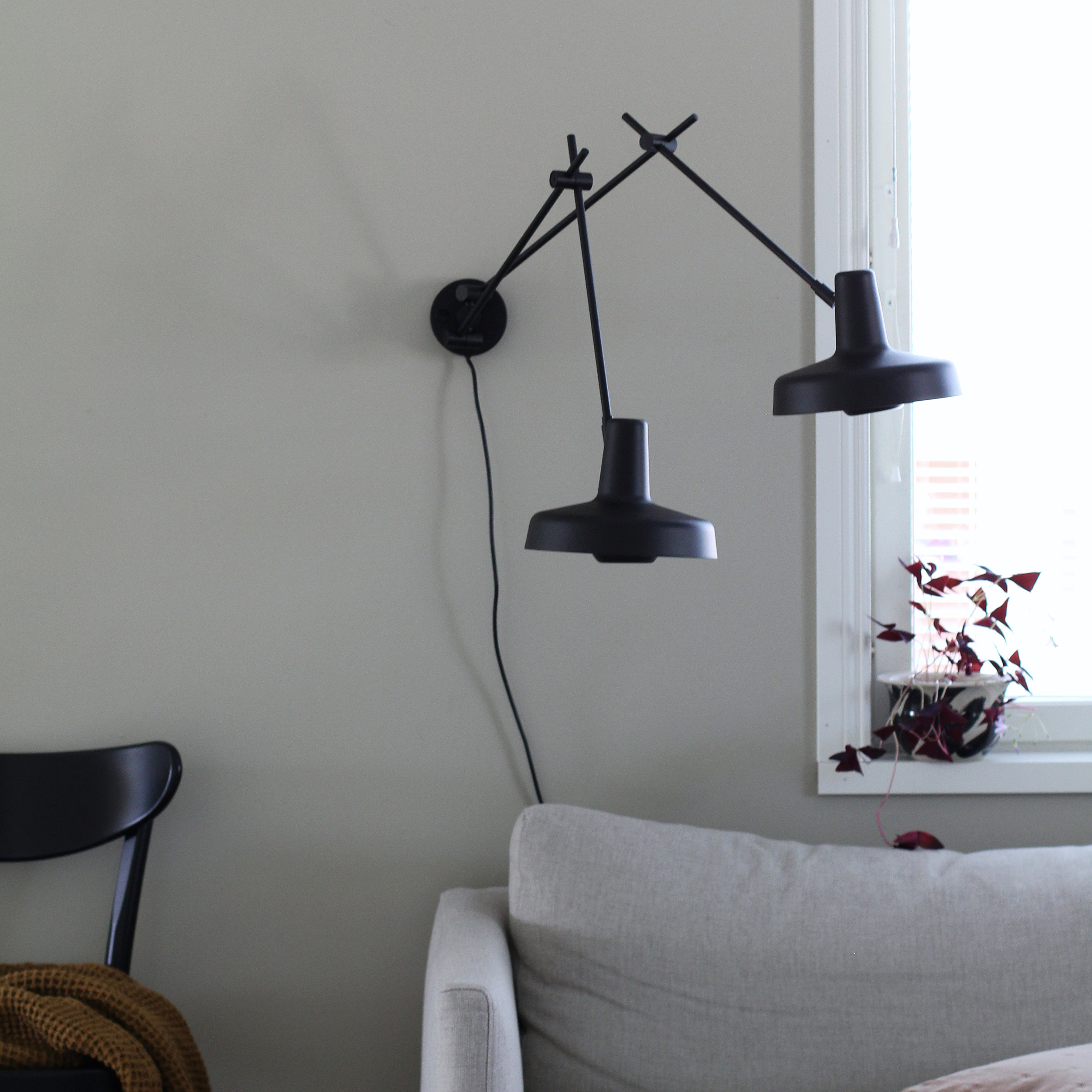 Grupa Arigato Vegglampe Double Black