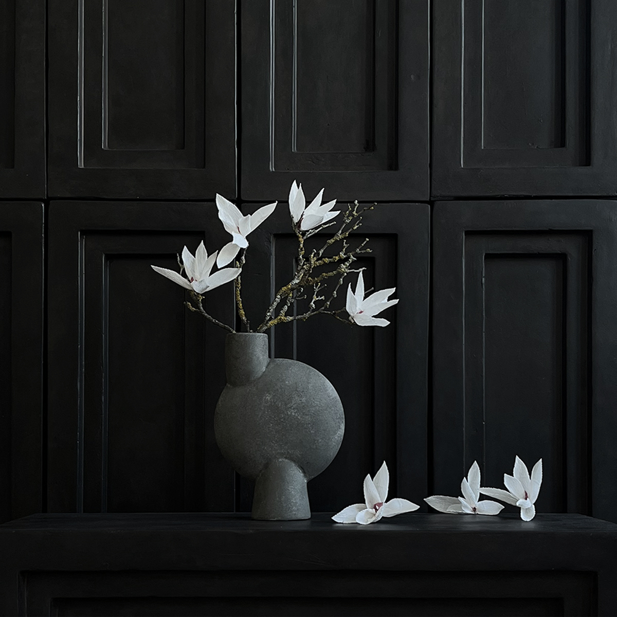 101 Copenhagen Sphere Vase Bubl Dark Grey Medio