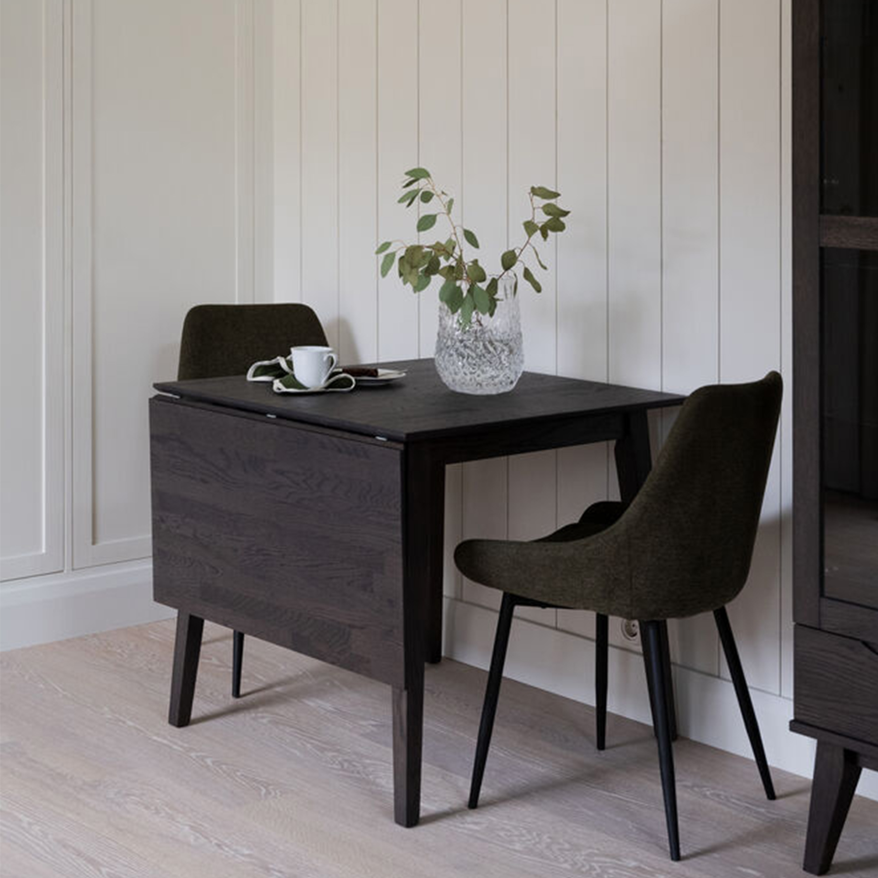 Rowico Home Filippa Klaffbord Mörkbrun Ek 80cm