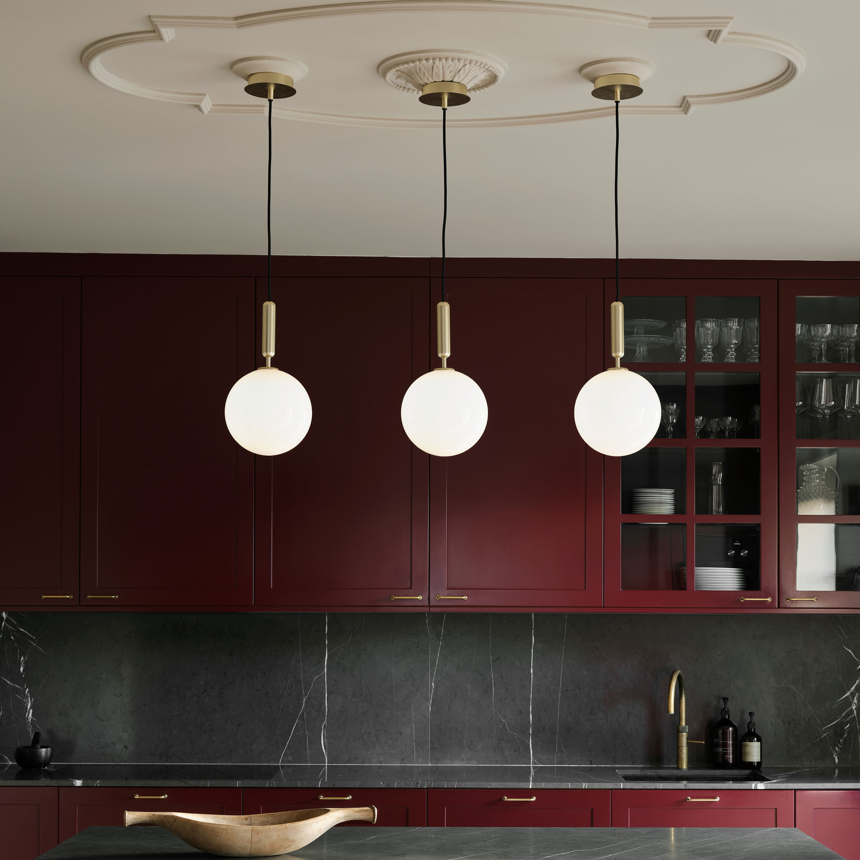Nuura Miira 1 Taklampa Brass/Opal Ø20