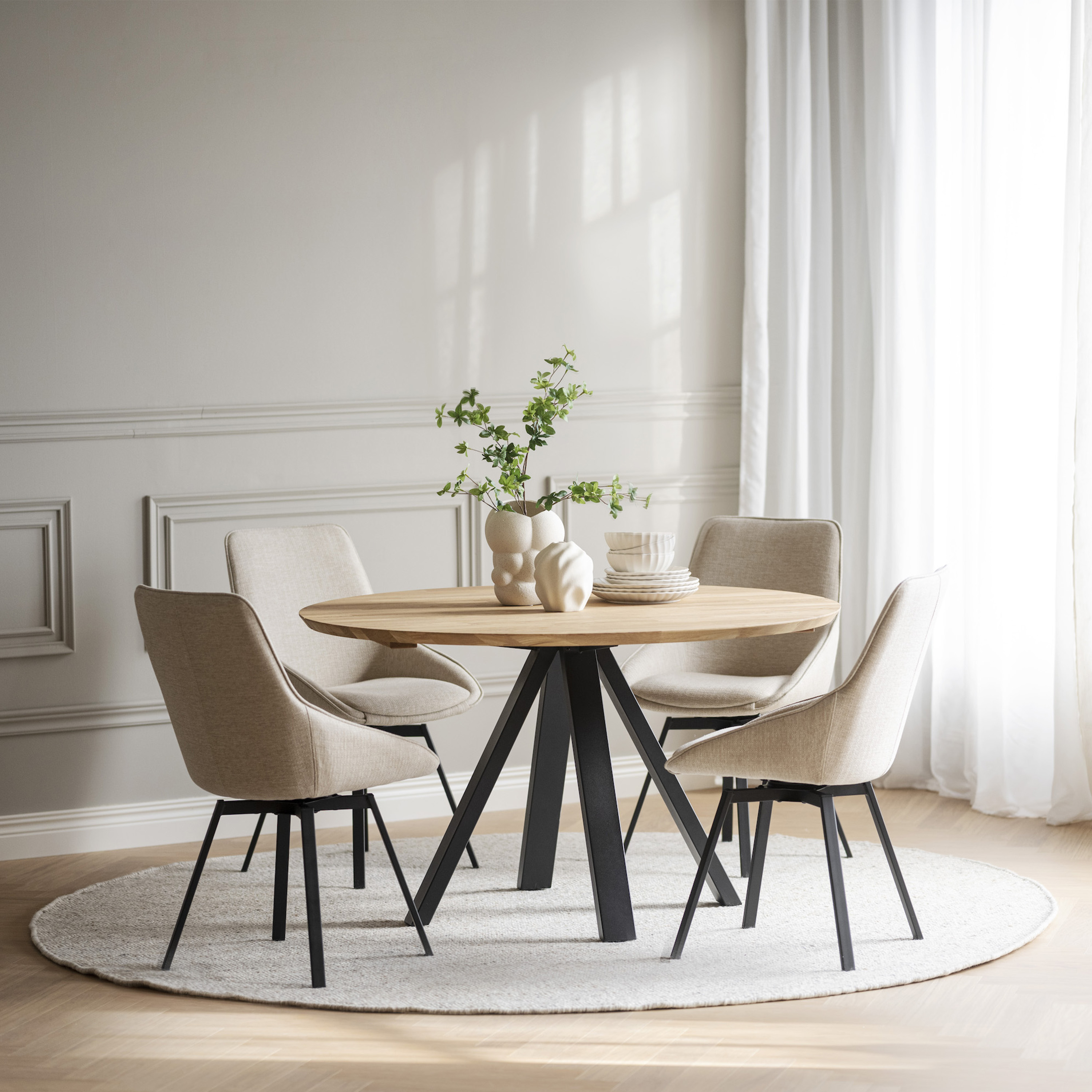 Rowico Home Carradale Esstisch V-Bein Eiche/Schwarz Ø130