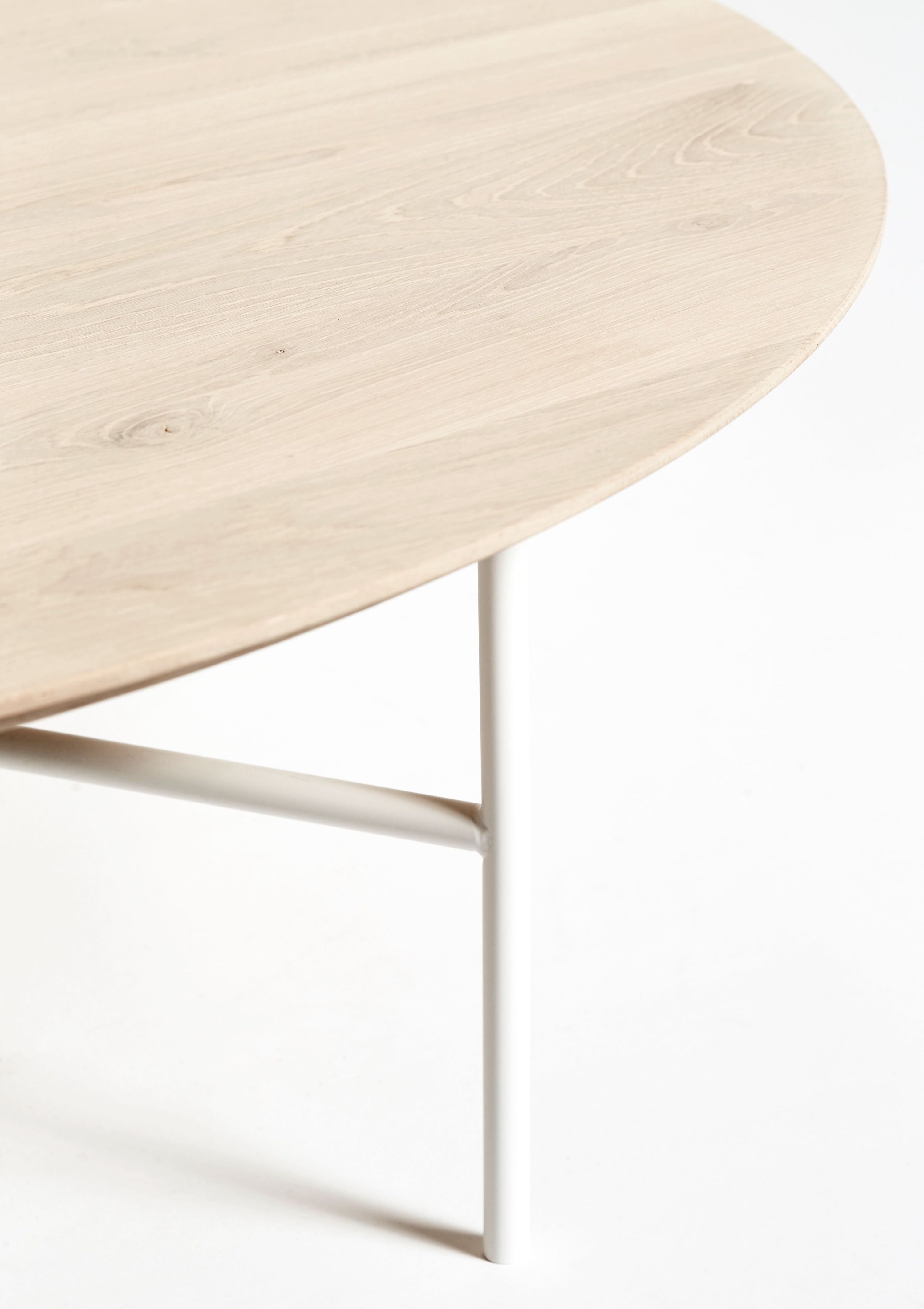 Mavis Tribeca Soffbord Såpad Ek/Vit Ø110