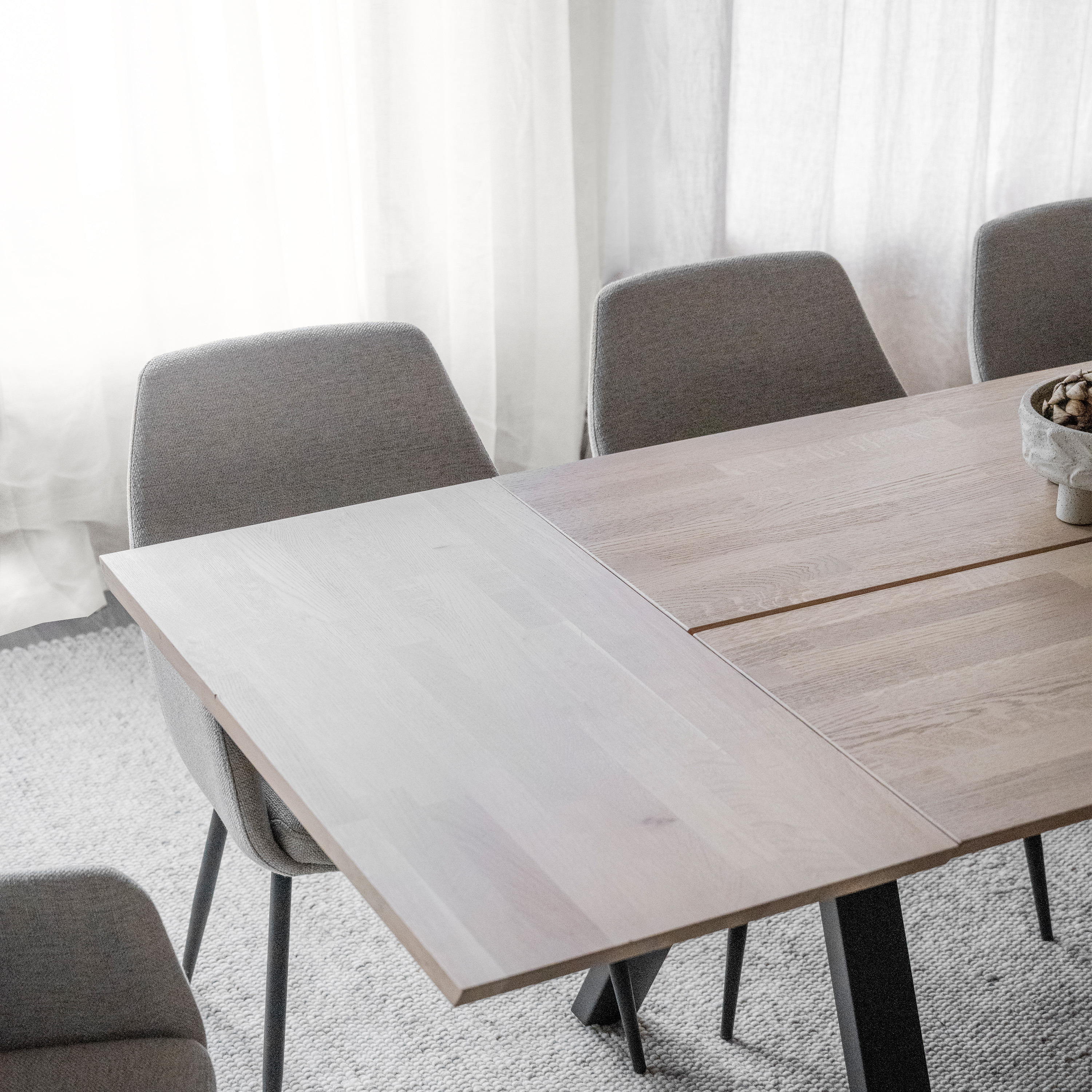 Rowico Home Carradale Matbord Vitpigmenterad/Svart 220cm