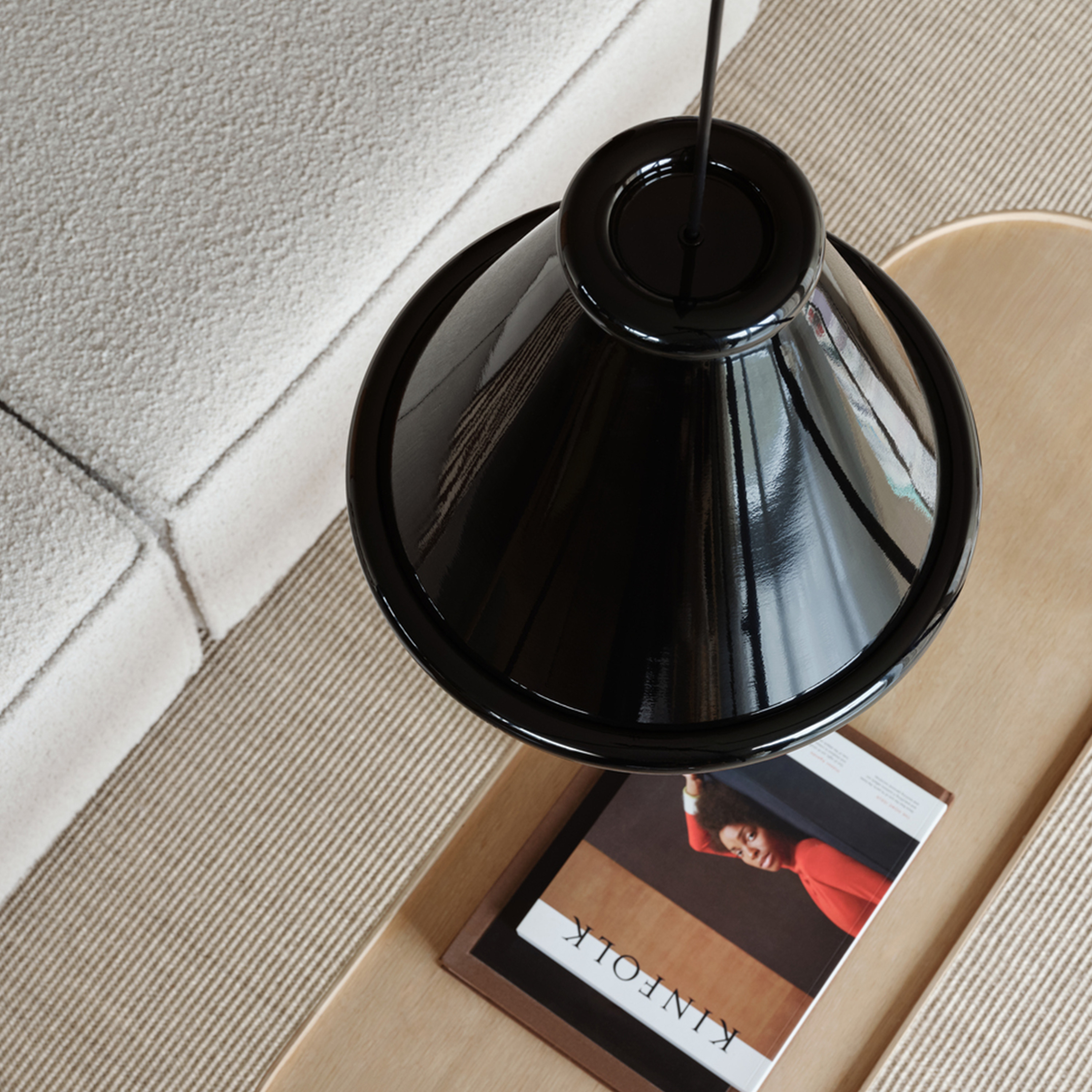 Belid Belle Kattovalaisin Glossy Black Ø36