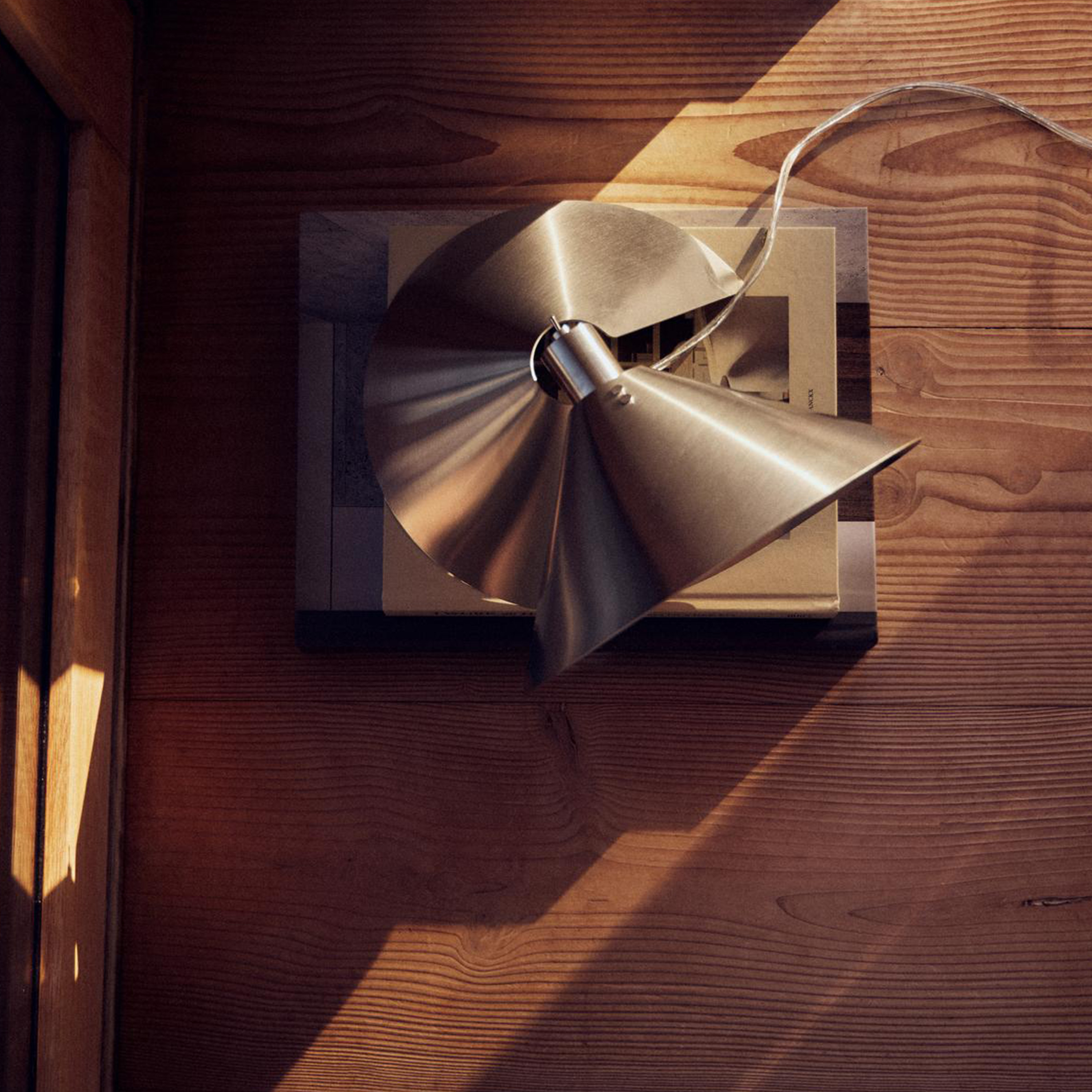 Frandsen Peel Tischleuchte Brushed Stainless Steel