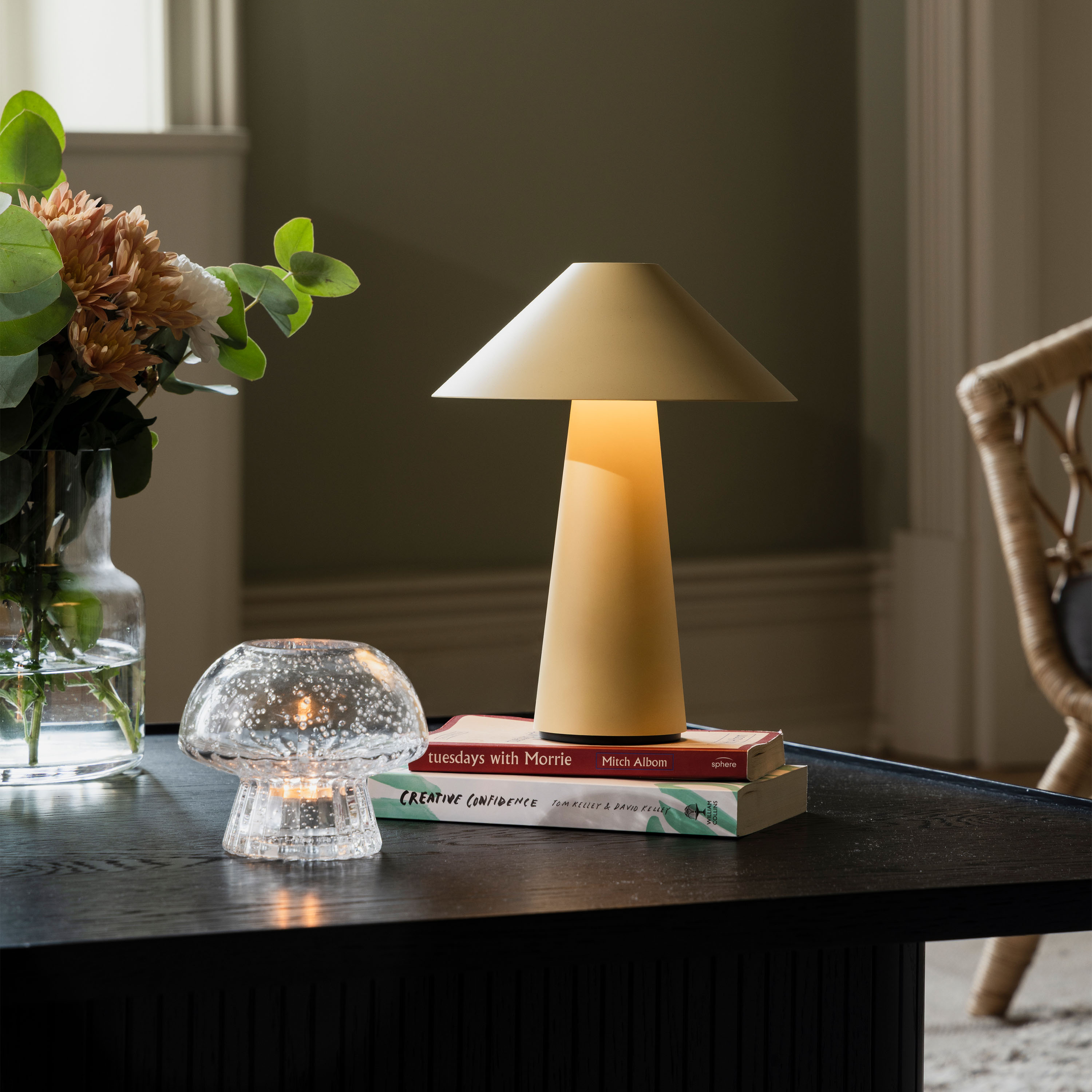 Globen Lighting Cannes Tragbare Tischlampe Hafergelb