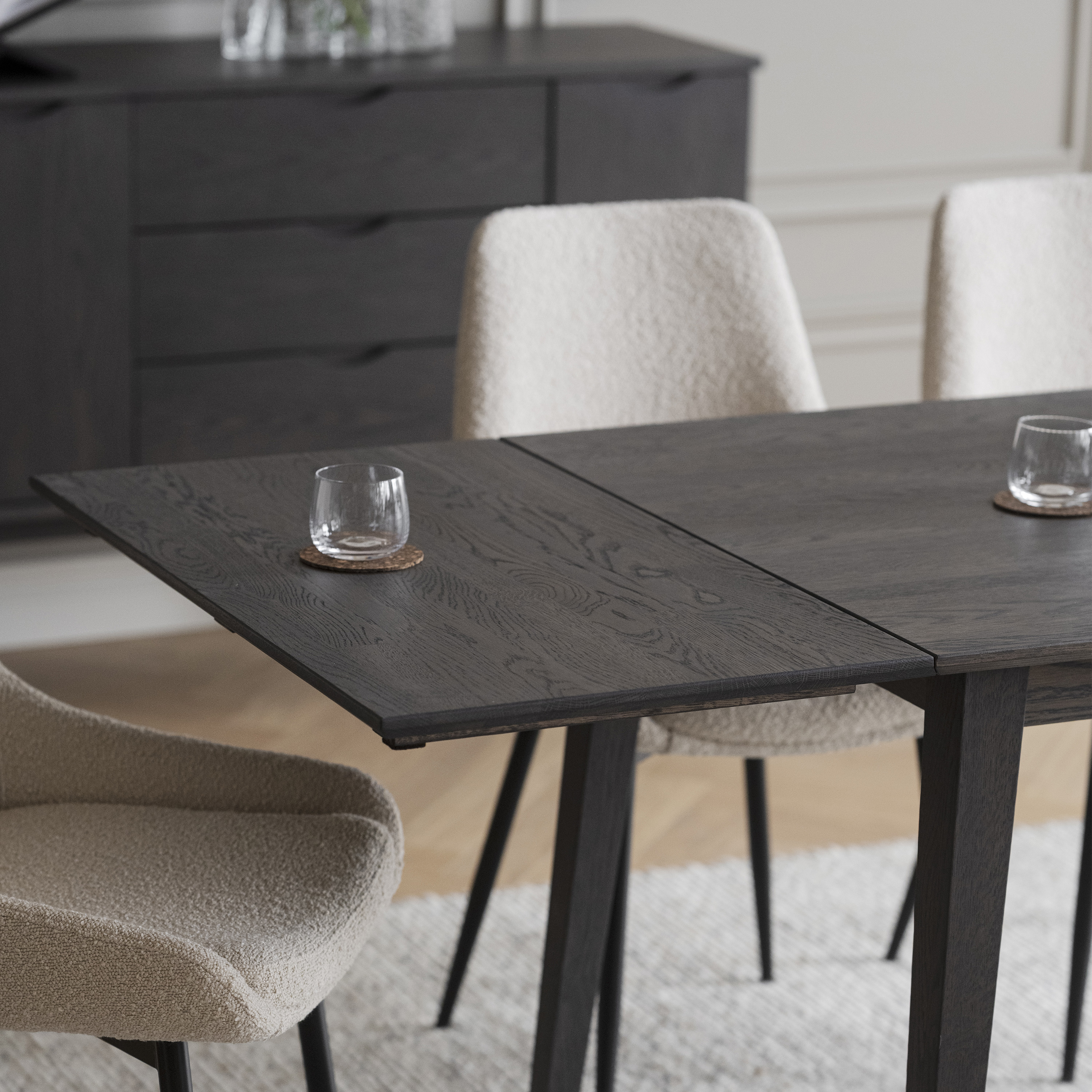 Rowico Home Filippa Klaffbord Mörkbrun Ek 120cm