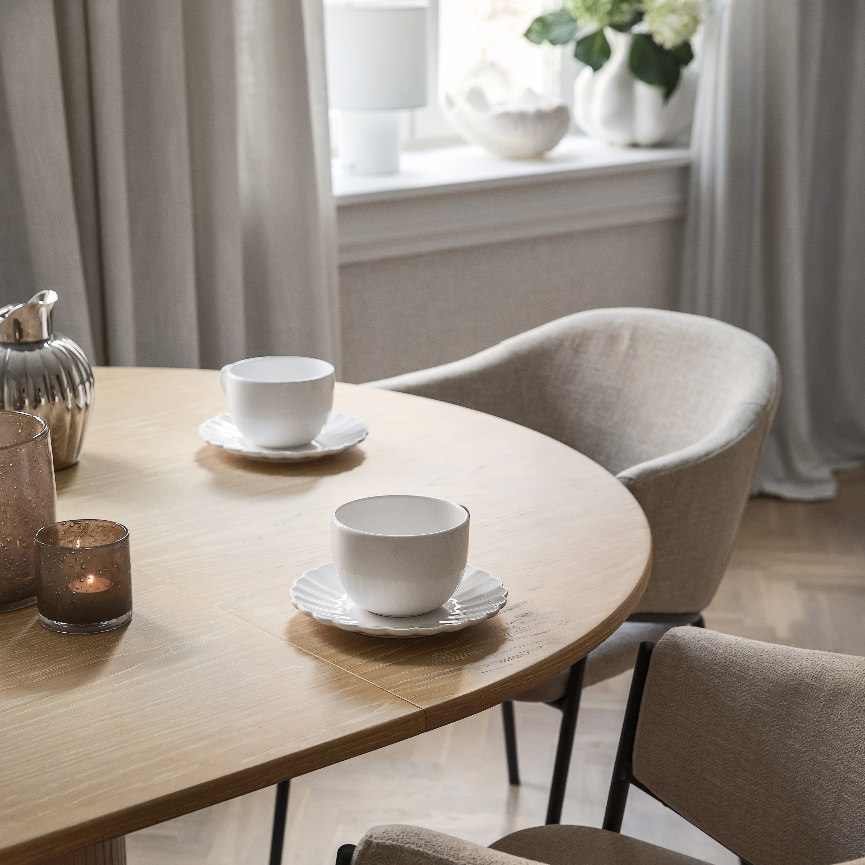 Sleepo Collection Adele Matbord Vitpigmenterad Ek Ø130+50