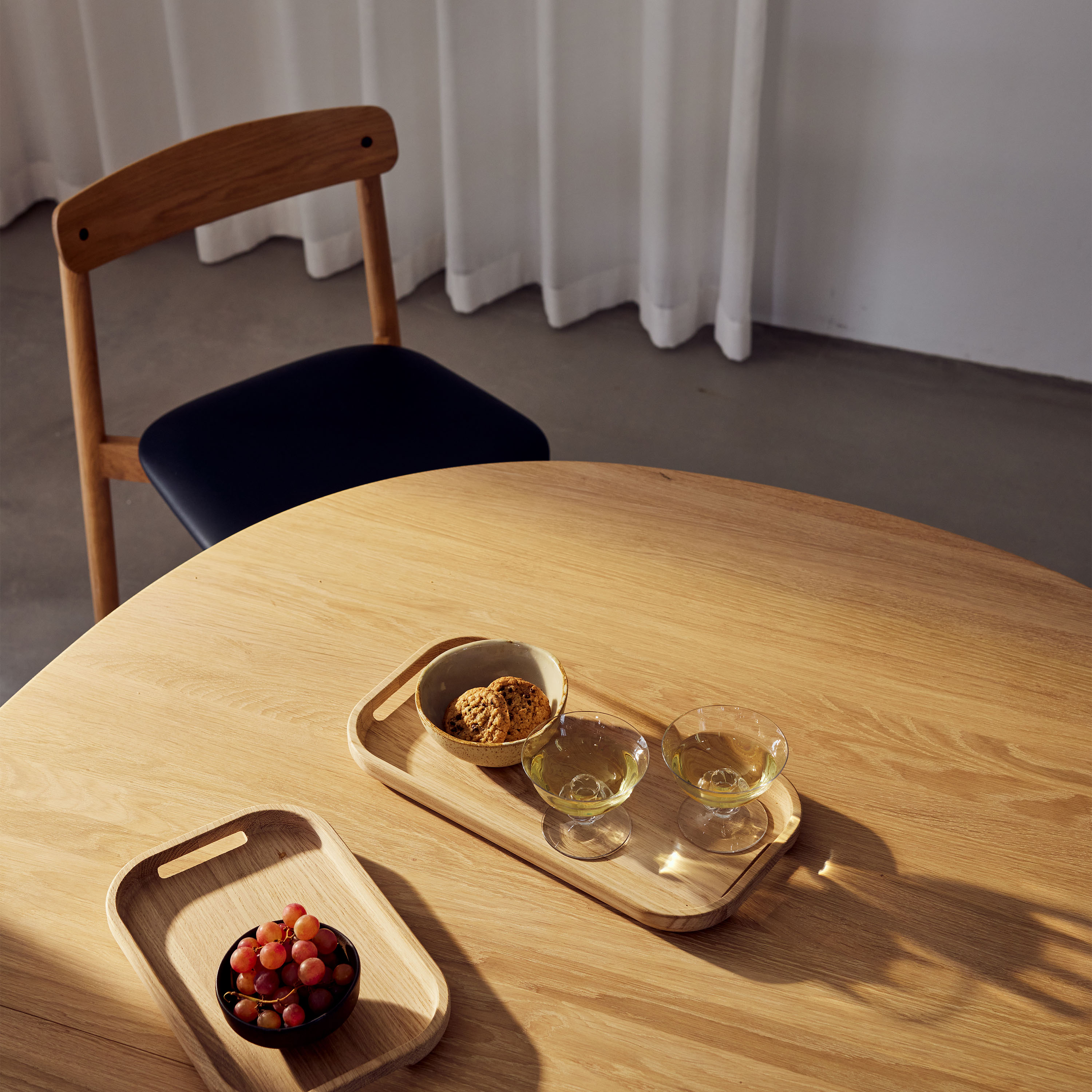 Andersen Furniture Unite Matstol Ek/Svart Läder