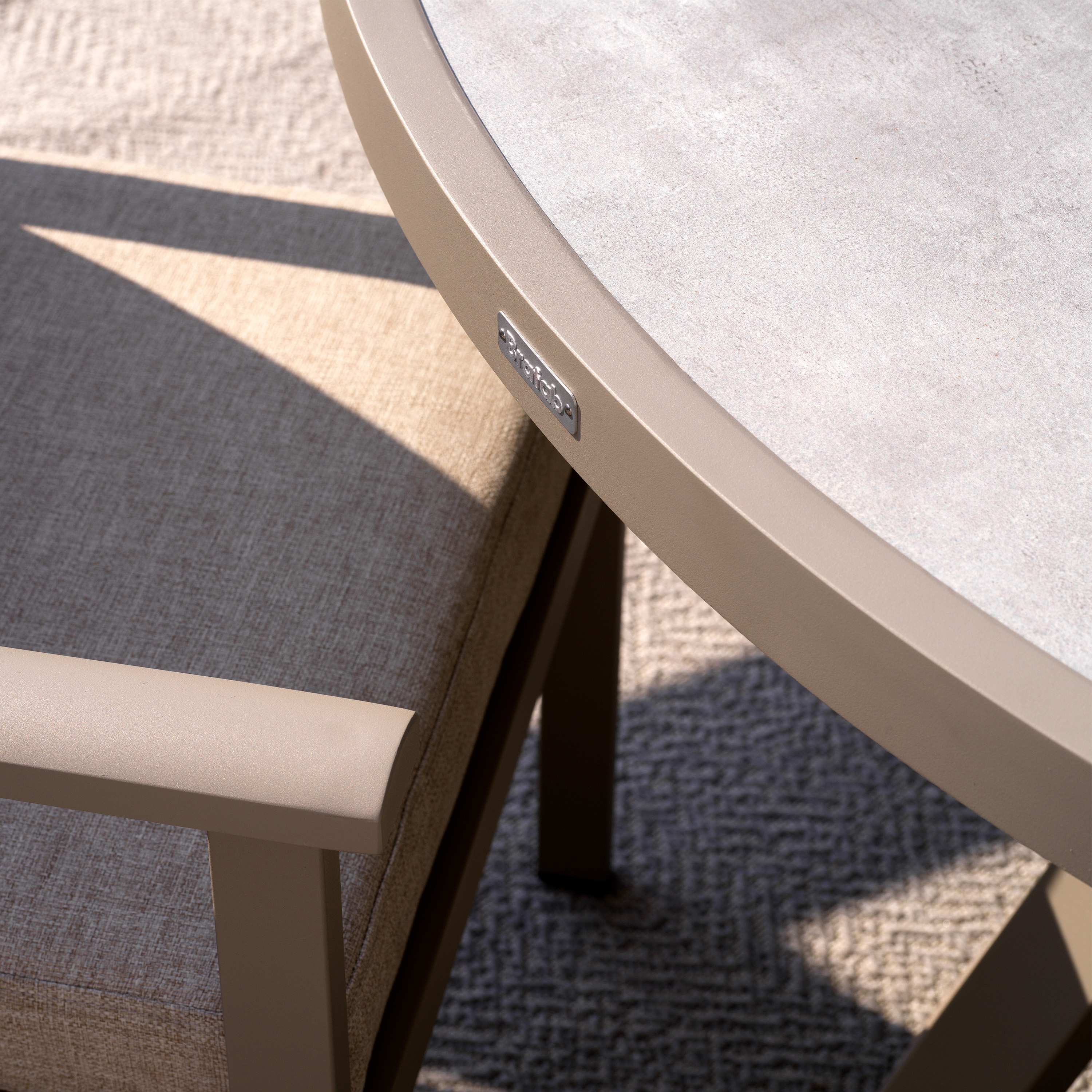 Brafab Samvaro Matbord Khaki/Sand Ø140