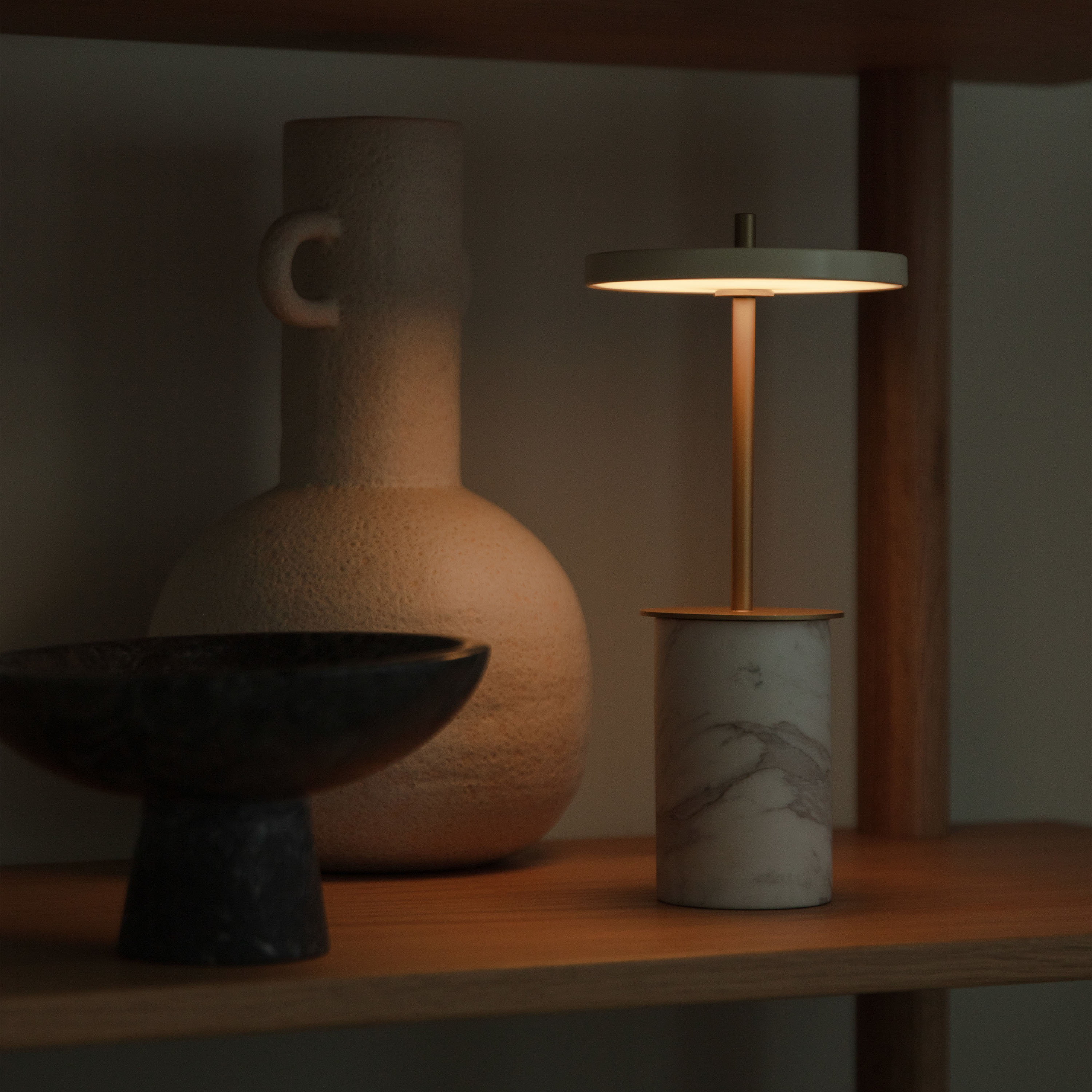 Umage Asteria Move Mini Tragbare Tischlampe White Marble