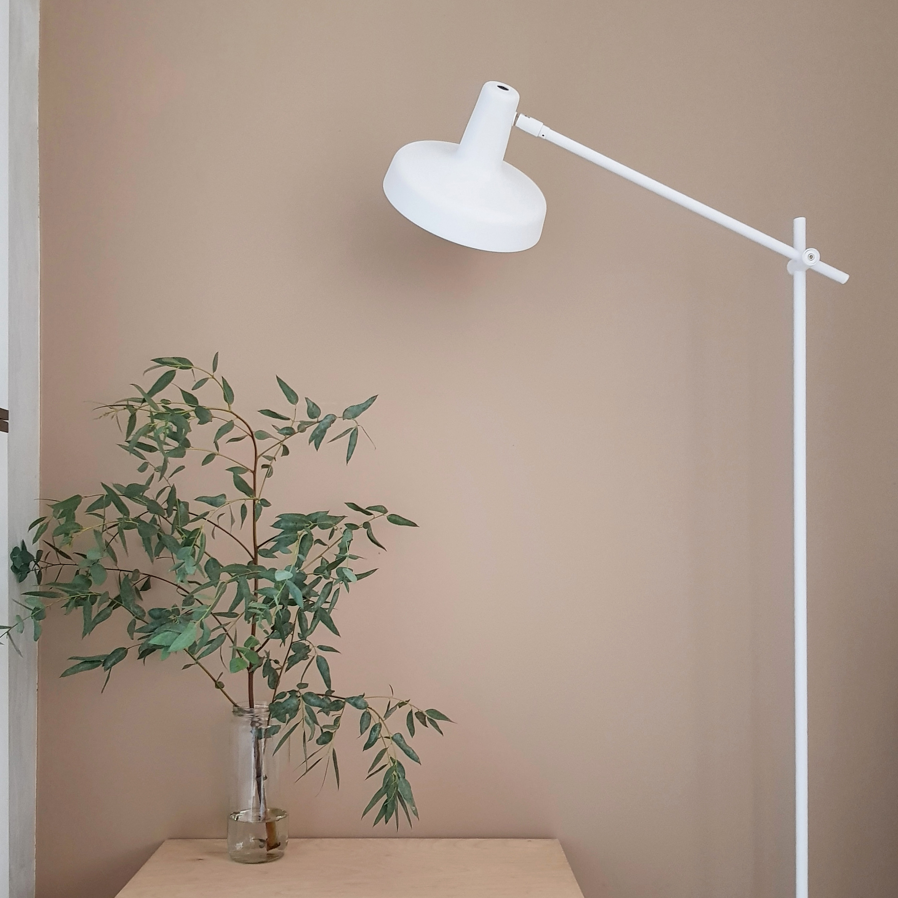 Grupa Arigato Stehleuchte Palace White