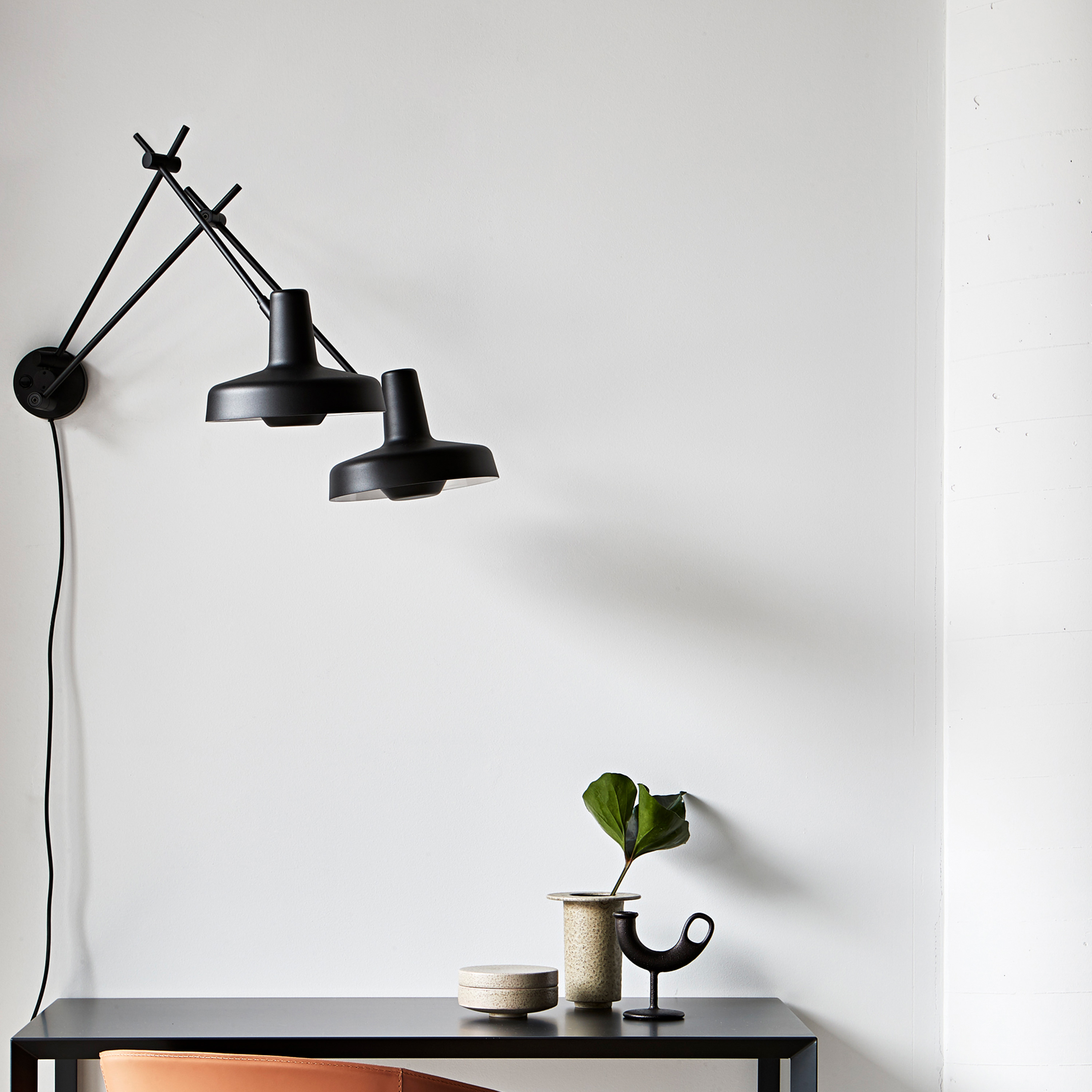 Grupa Arigato Vegglampe Double Black