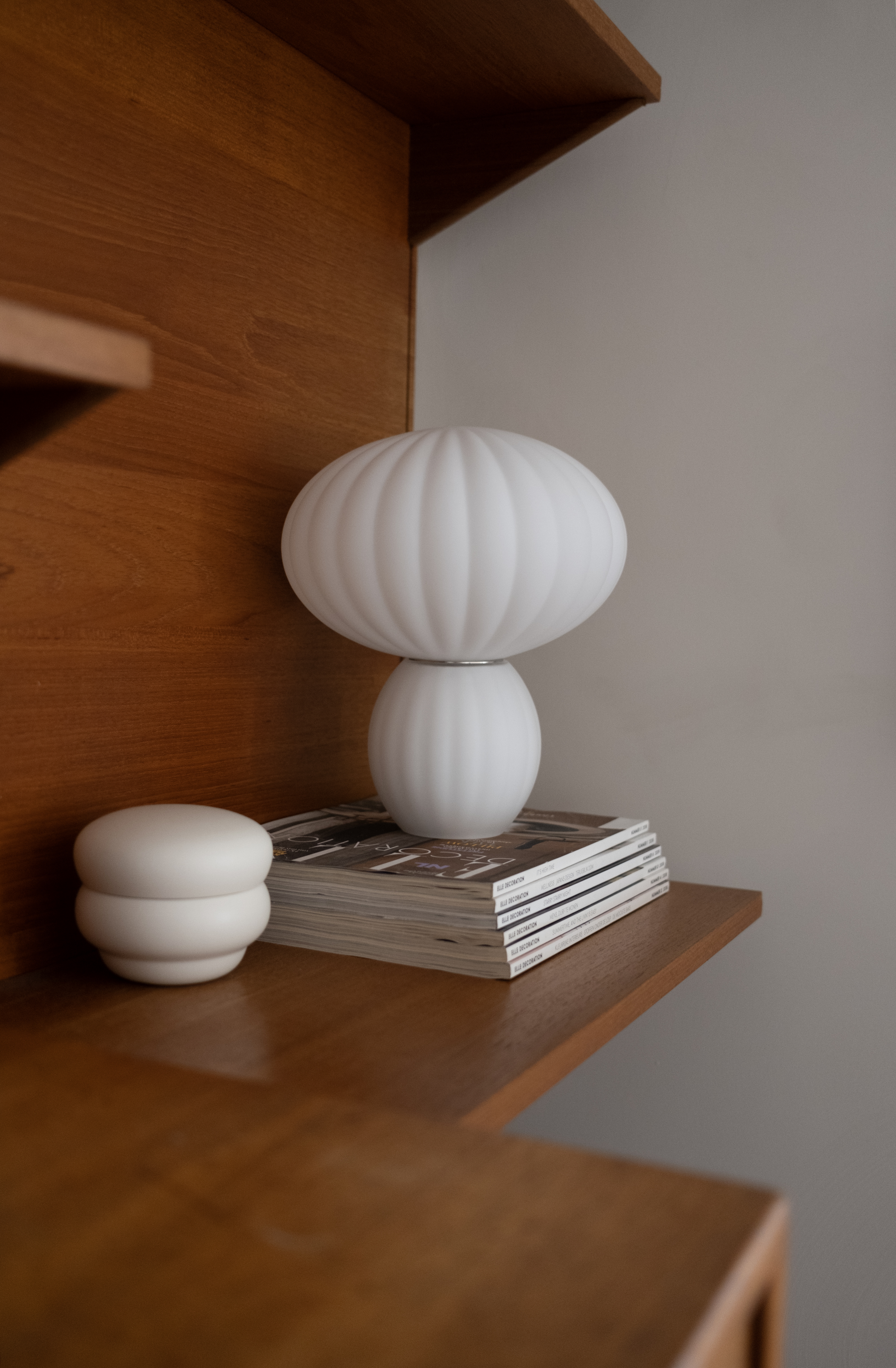 Hübsch Kumu Tischlampe