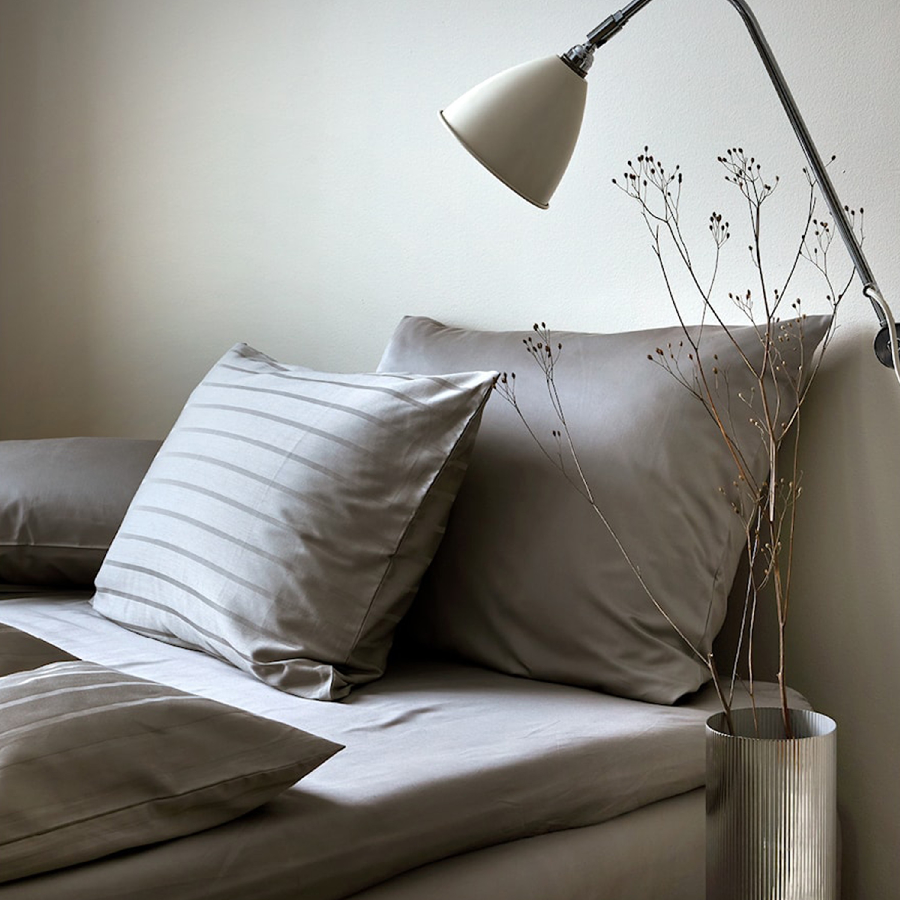 Høie Tyynyliina Satin Harmaa 70x100