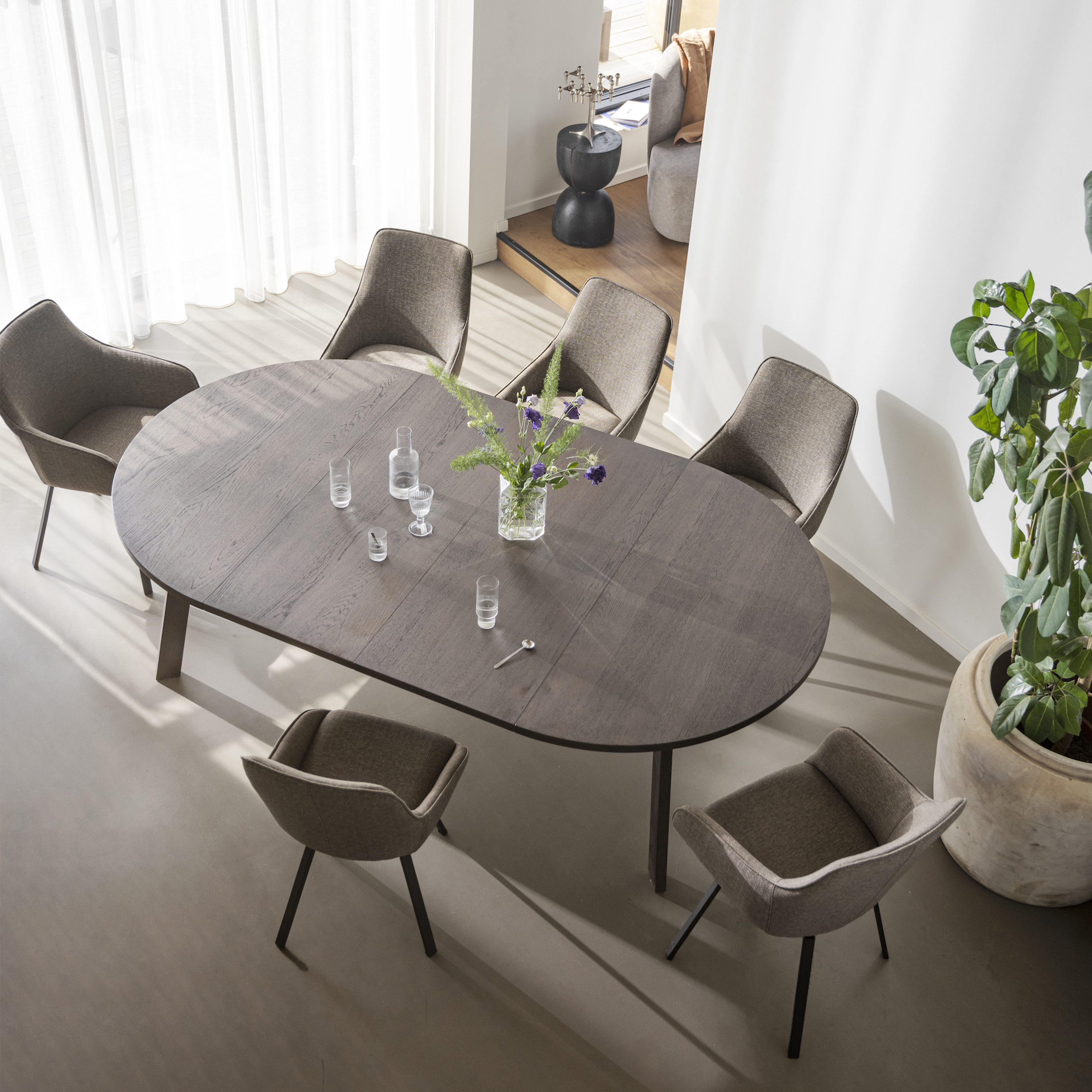 Rowico Home Alison Matstol Mörkbeige/Svart