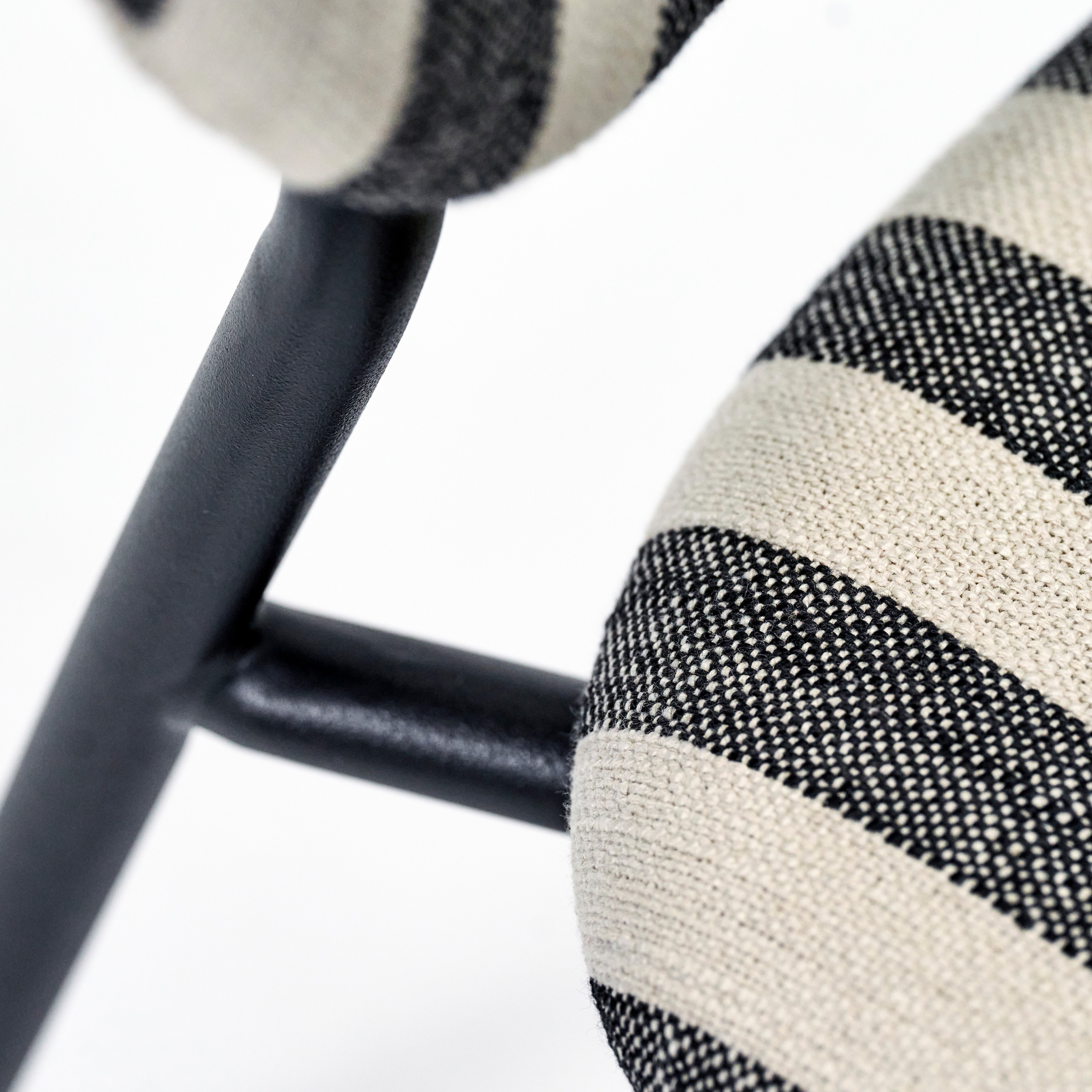 House Doctor Longa Loungesessel Schwarz/Off-White