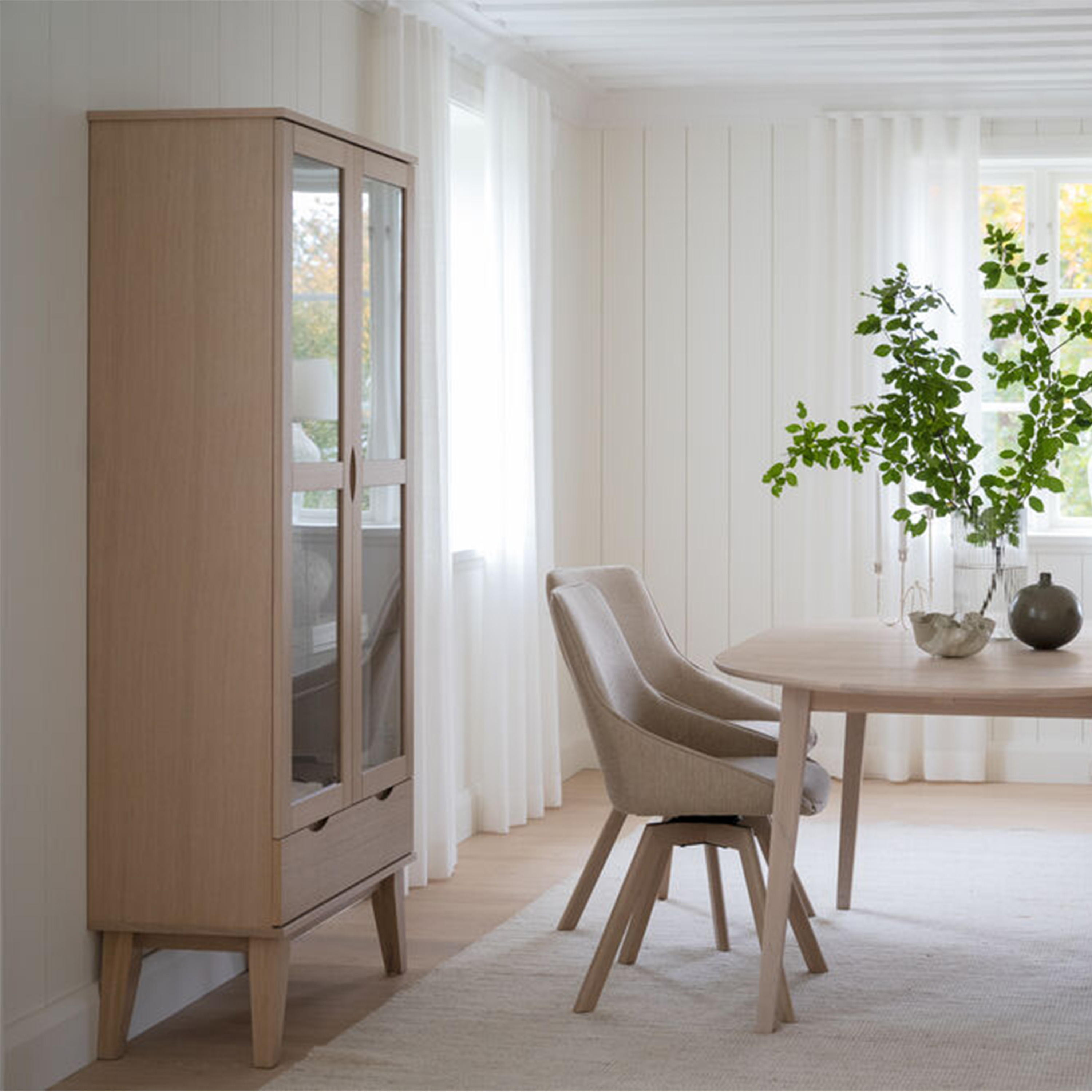 Rowico Home Filippa Vitrine Schrank Weiß pigmentiert 185cm