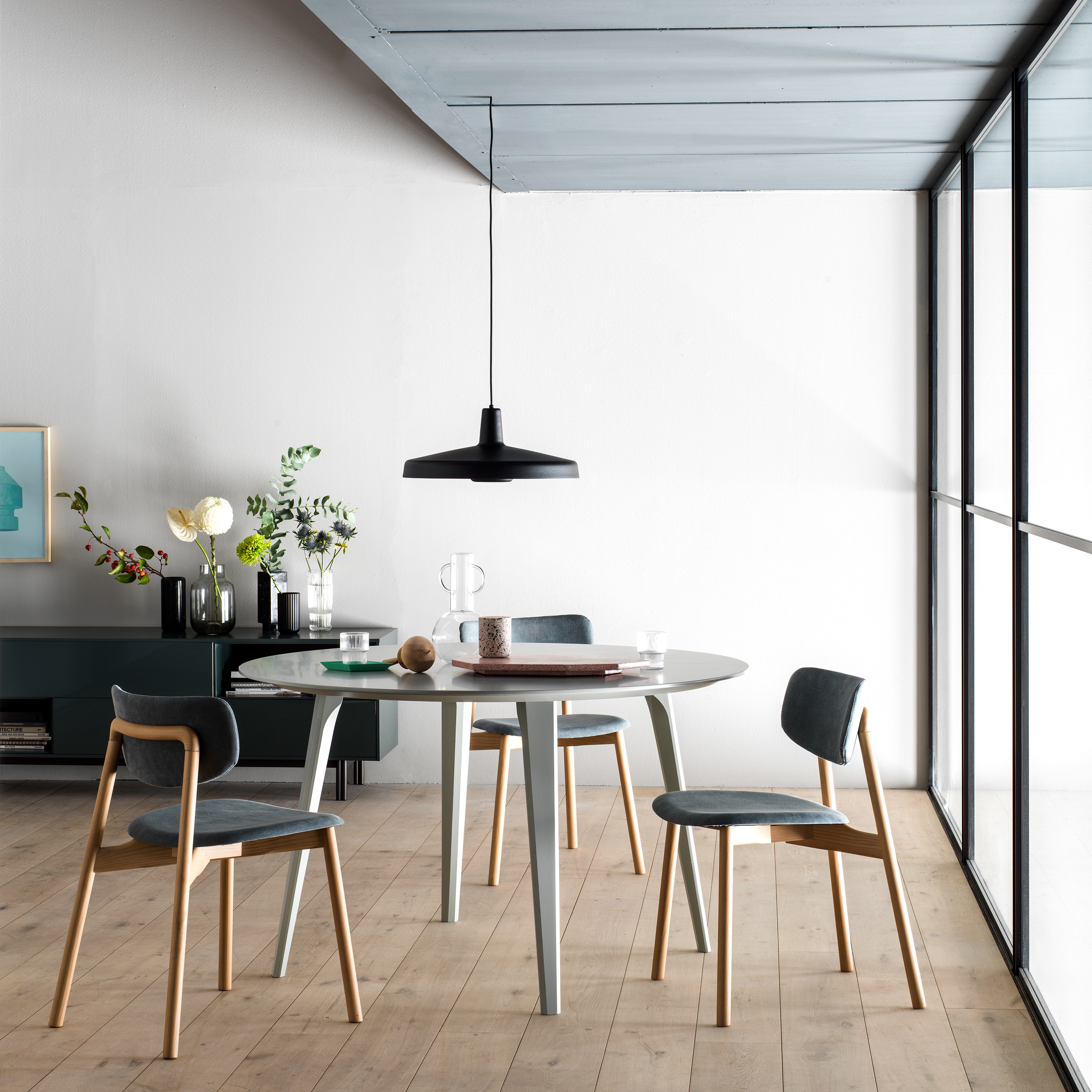 Grupa Arigato Kattovalaisin Black 45