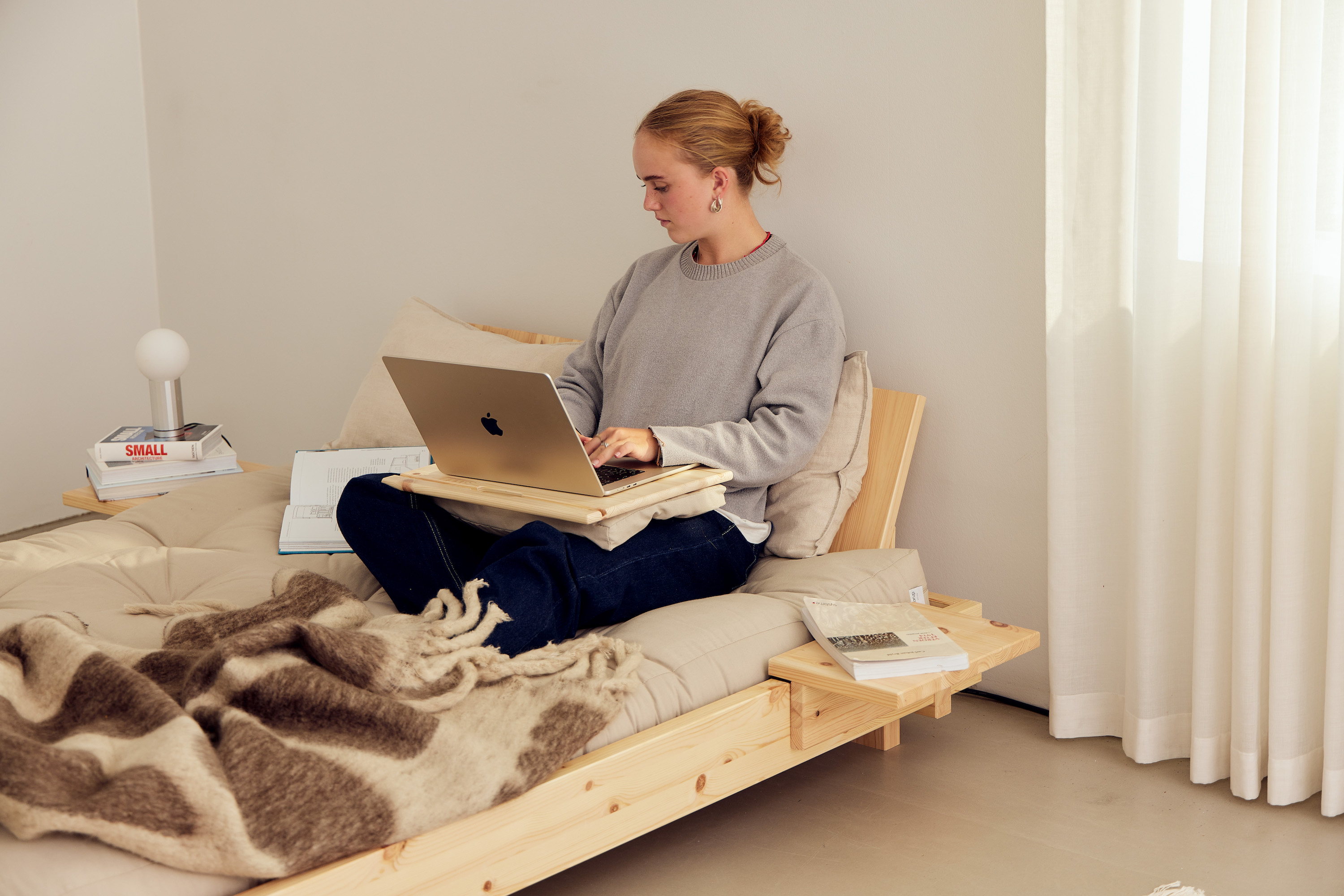 Karup Design Social Vuodesohva Luonnonväri/Beige 140cm sis. 2 Selkänojaa/Sivupöytä